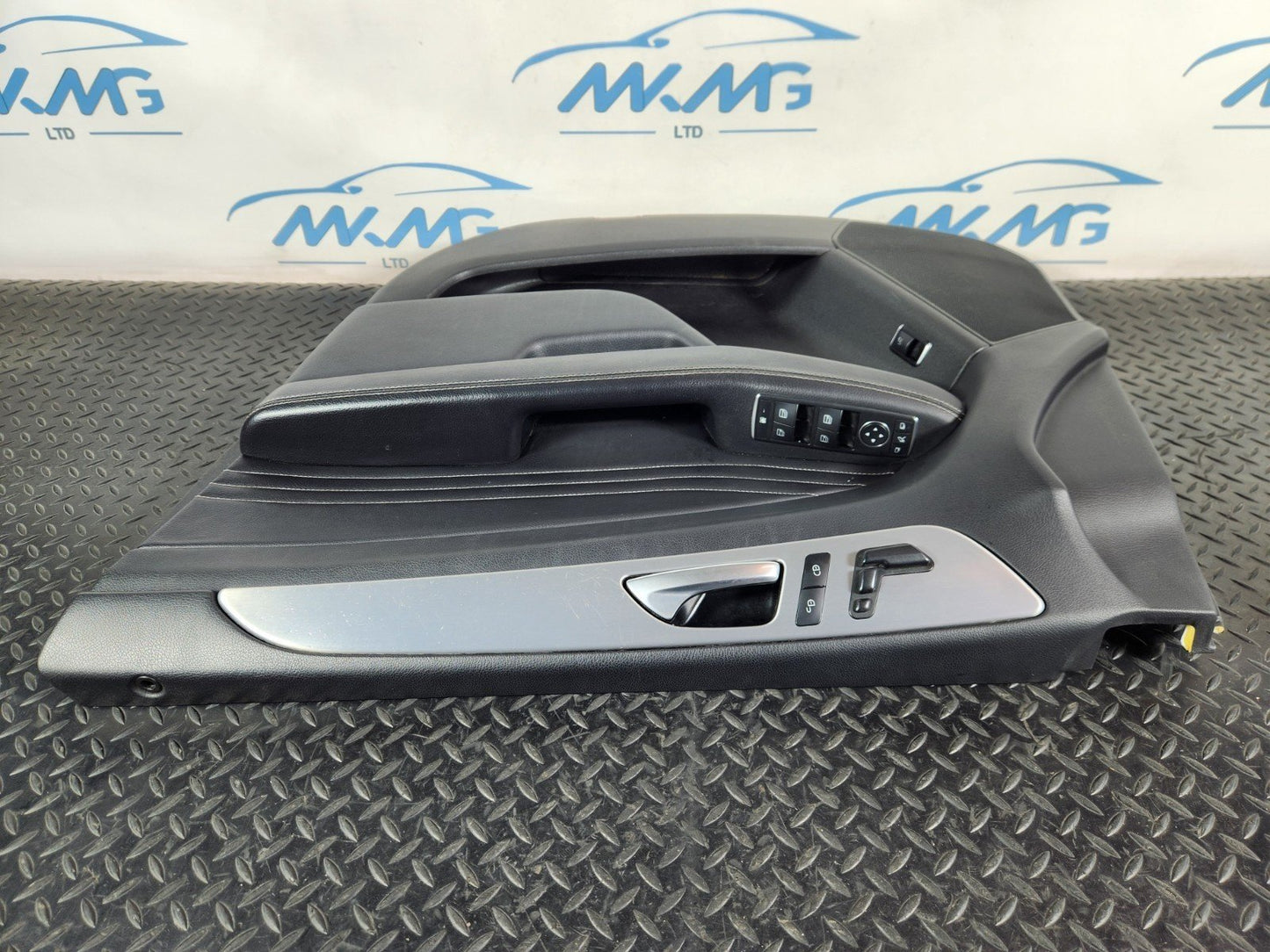 11-19 MERCEDES BENZ ML W166 OEM FRONT RIGHT O/S BLACK LEATHER DOOR CARD PANEL
