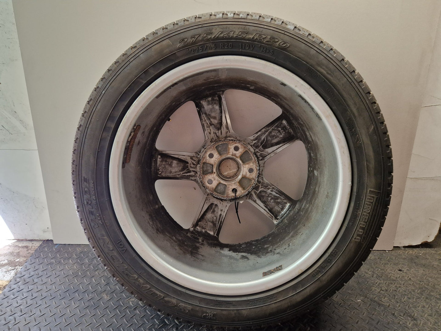 Audi Q7 4L 20" Alloy Wheel with Tyre 275/45/20 ~6mm 4L0601025
