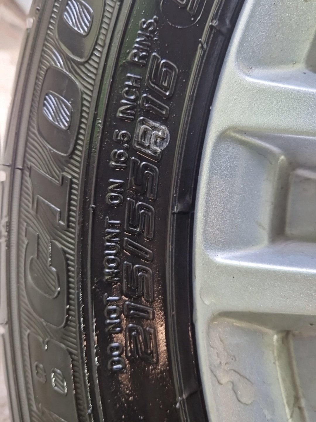 Ford Focus MK3 (C346) 16" Alloy Wheel with Tyre 215/55/16 ~6mm