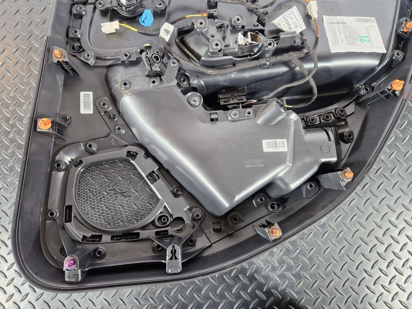 19-ON MERCEDES BENZ CLA C118 REAR LEFT N/S/R DOOR CARD PANEL BLASK LEATHER