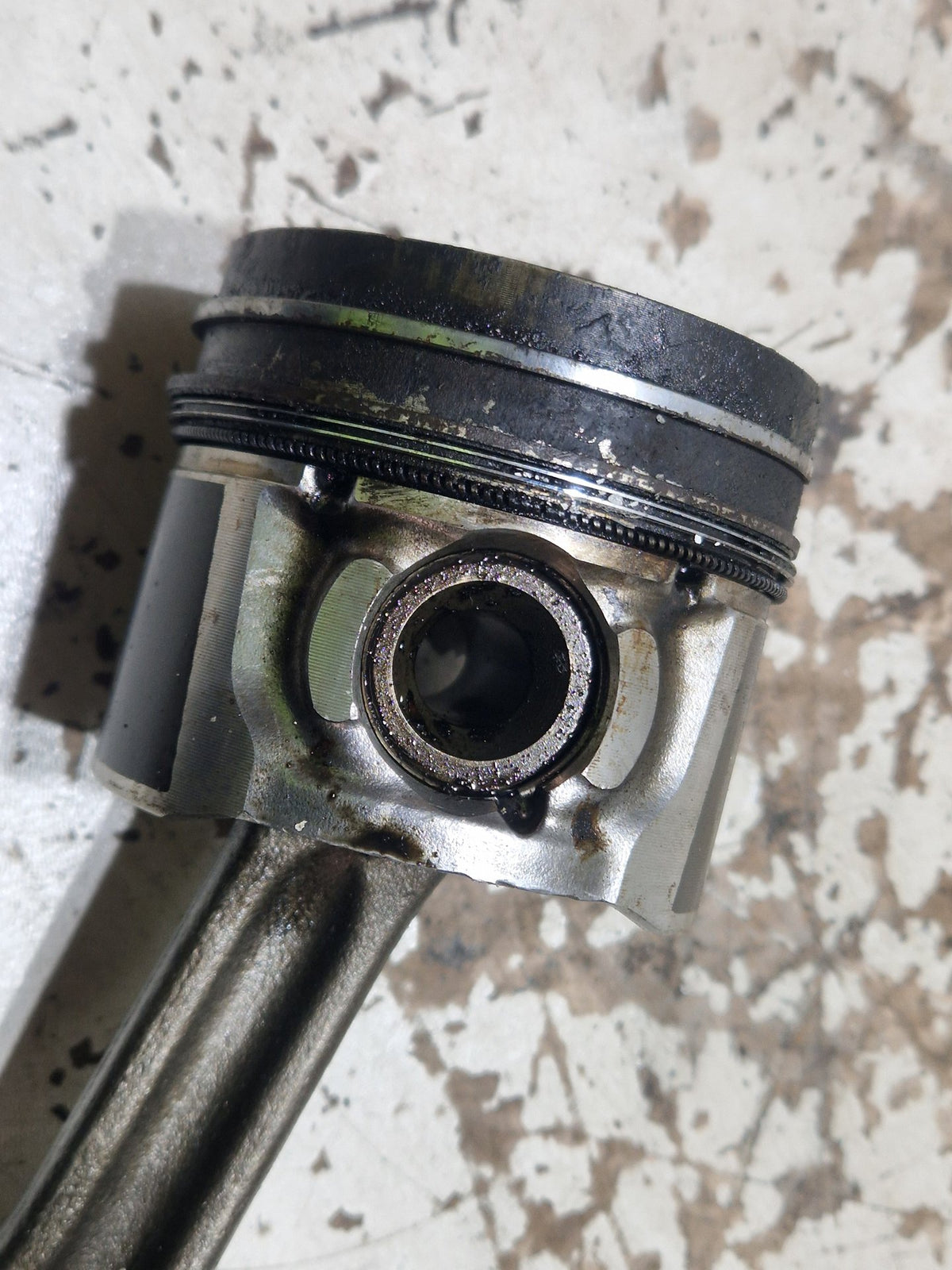 Volvo V40 MK3 (525) Hatchback 1.6 Diesel Genuine Piston Conrod