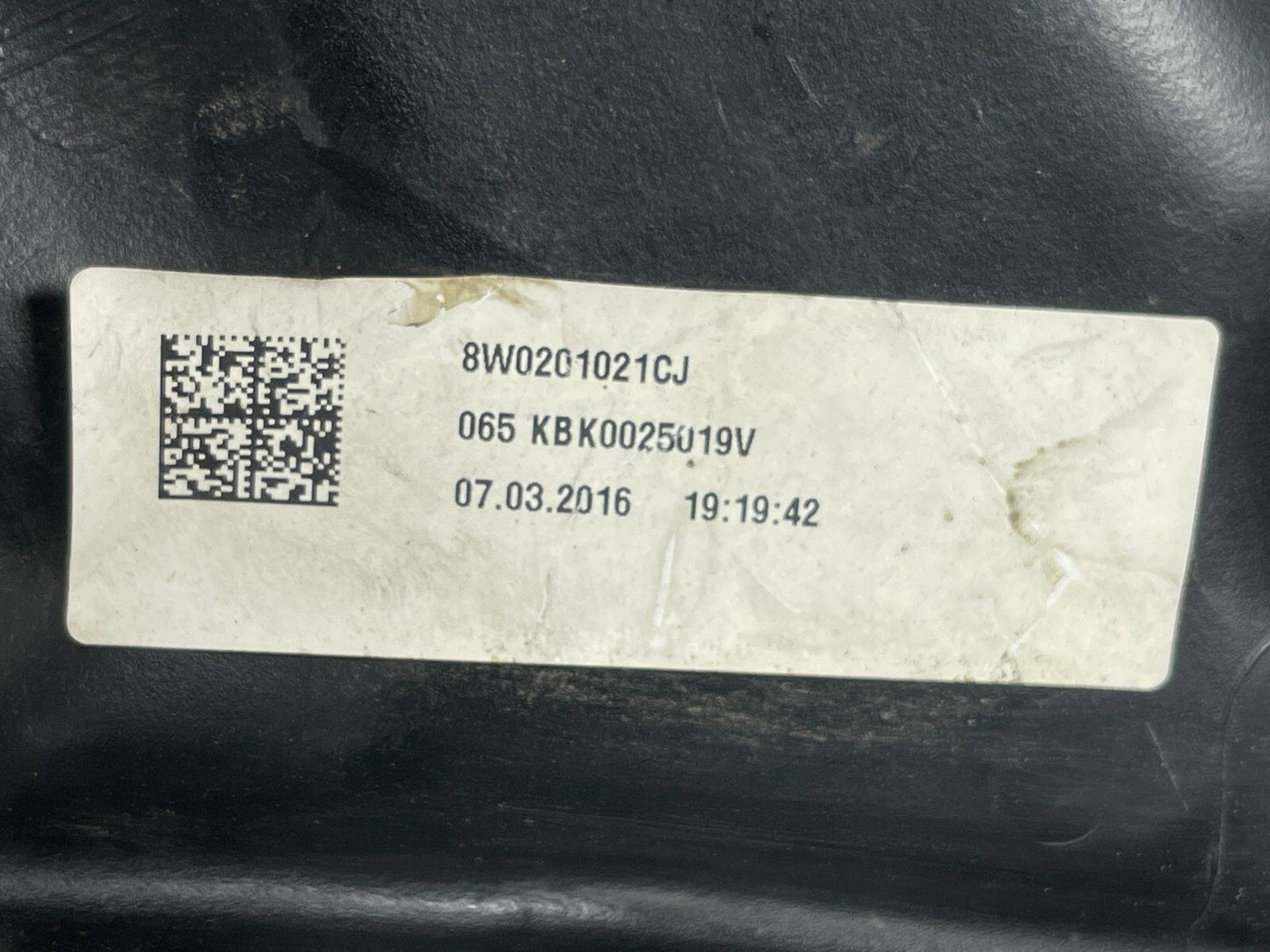 16-19 AUDI A4 B9 AVANT 1.4 TFSI GENUINE PETROL ENGINE FUEL TANK 8W0201021CJ