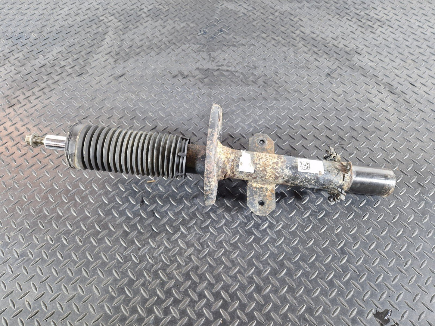 18-ON MERCEDES SPRINTER W910 SHOCK ABSORBER FRONT FITS BOTH SIDES A9103208600