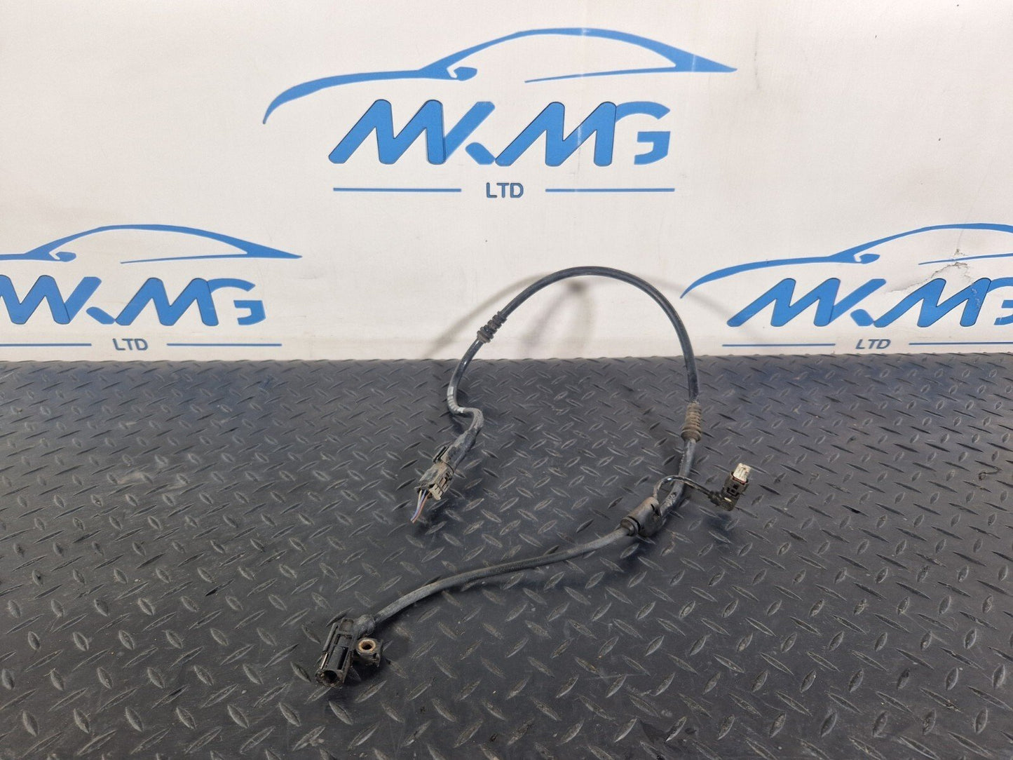 19-ON MERCEDES BENZ CLA C118 FRONT RIGHT SIDE ABS / SPEED SENSOR A2475400400