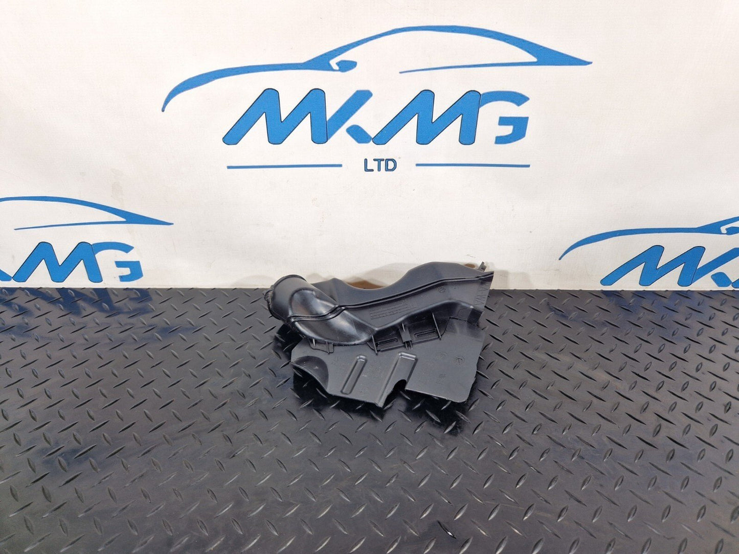 BMW X1 X2 SERIES DRAIN DUCT 7385250 F48 F39