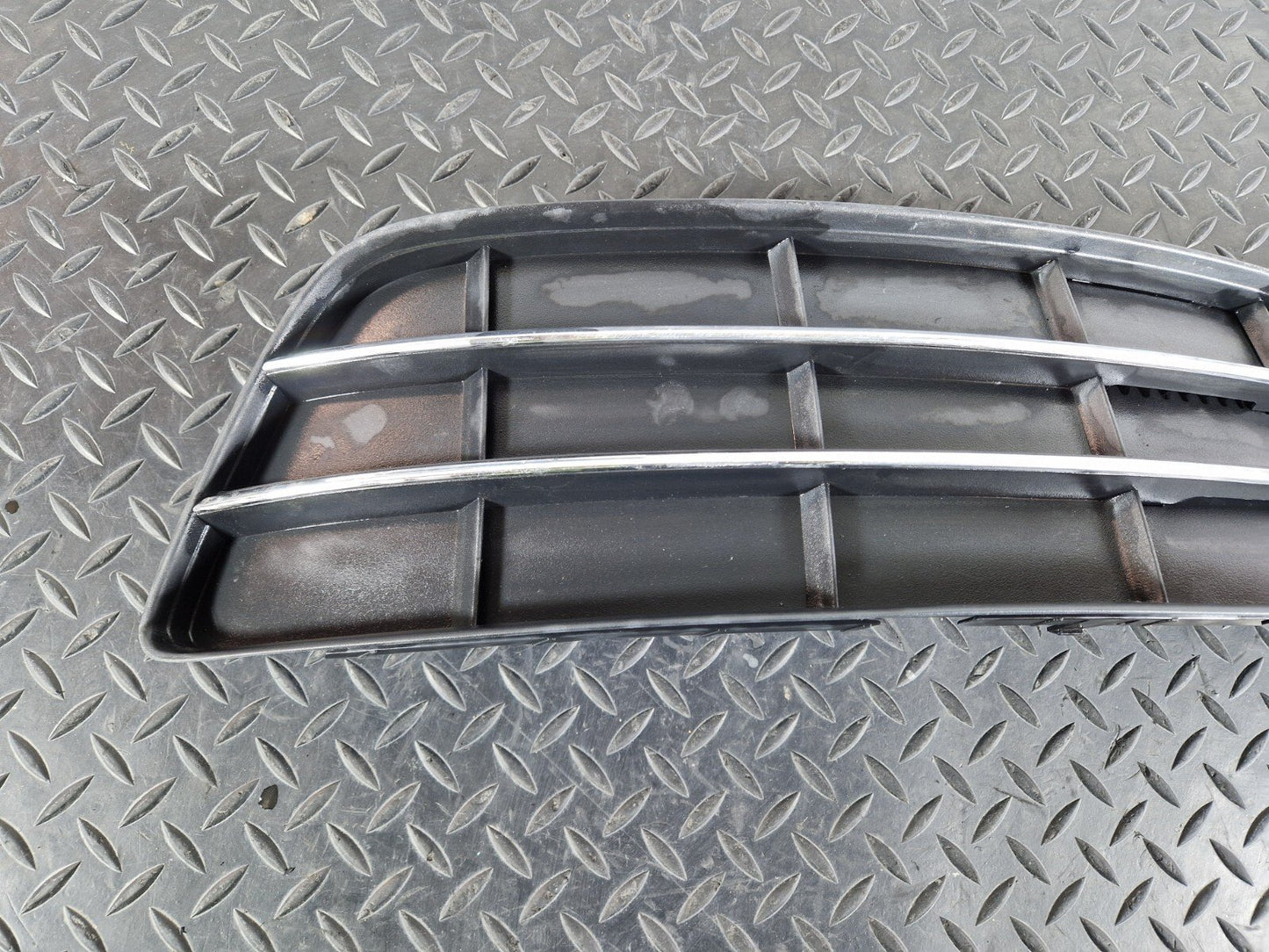 15-18 AUDI A7 4G OEM RIGHT BUMPER GRILLE 4G8807648D 4G8807682H 4G8807152C