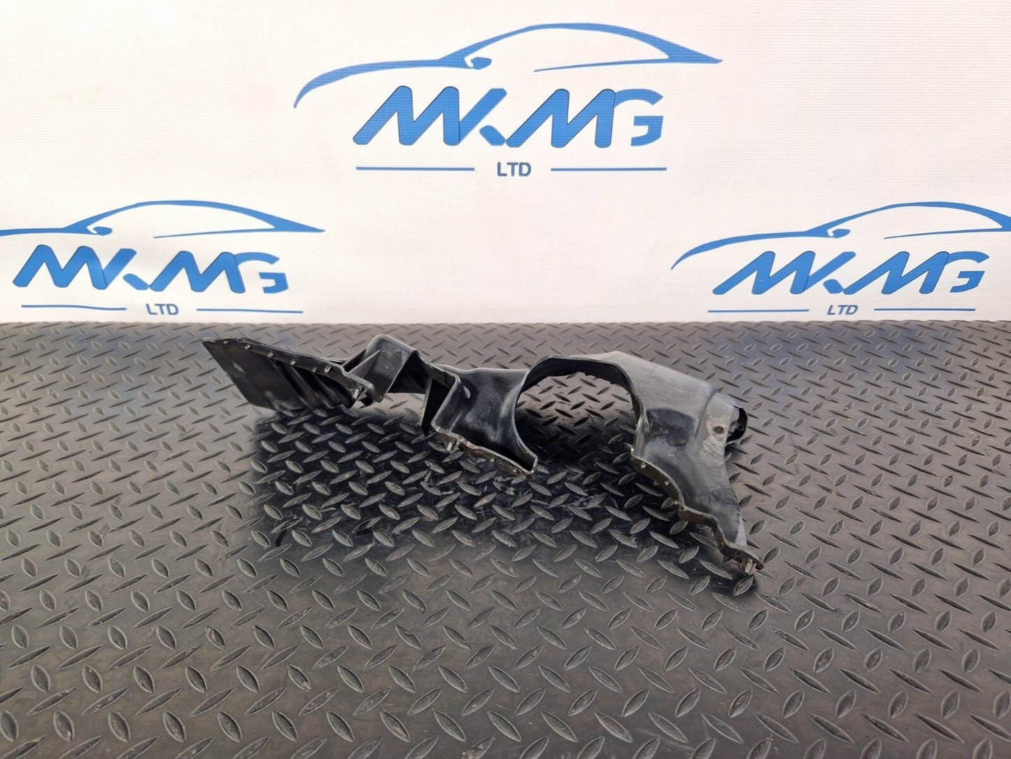 18-ON MERCEDES A CLASS W177 OEM UNDERBODY ENGINE TRAY TRIM COVER A2475240000