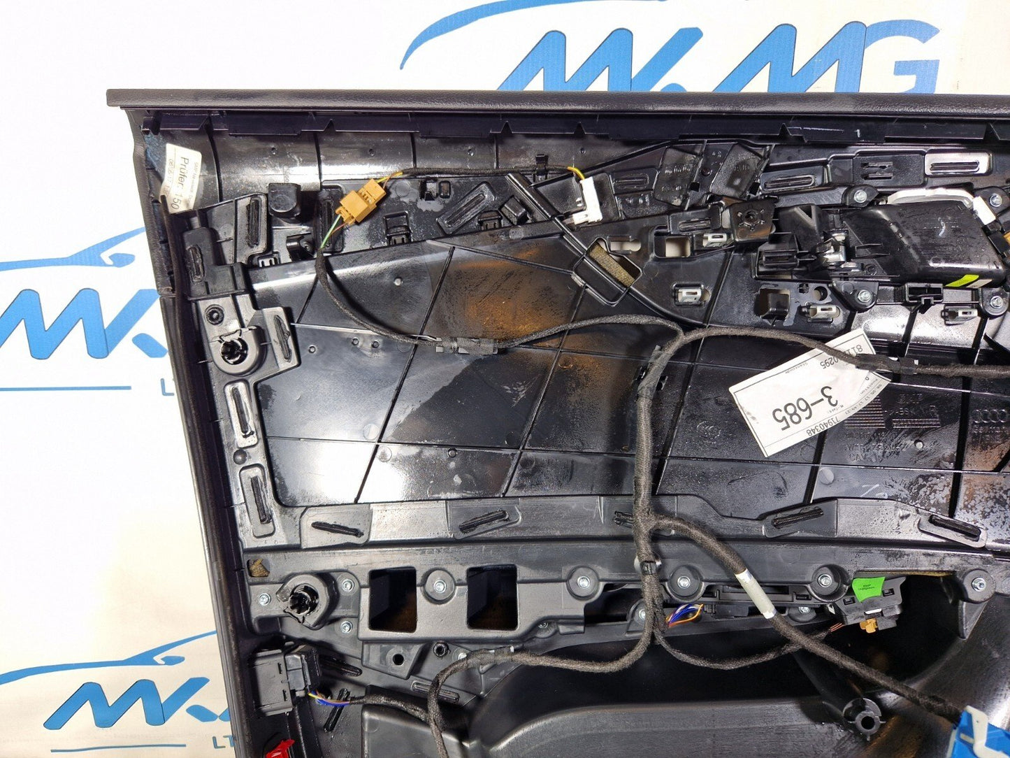 16-19 AUDI A4 B9 GENUINE FRONT DRIVER SIDE DOOR CARD PANEL 8W0867118