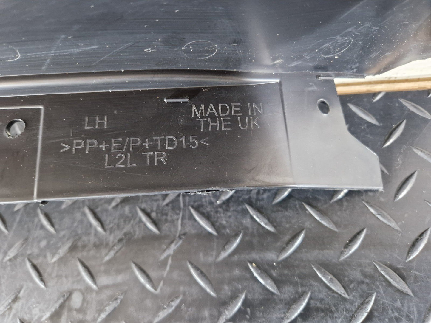 14-19 LAND ROVER L550 DISCOVERY INNER WHEEL ARCH BUMPER COVER TRIM K8D22D209