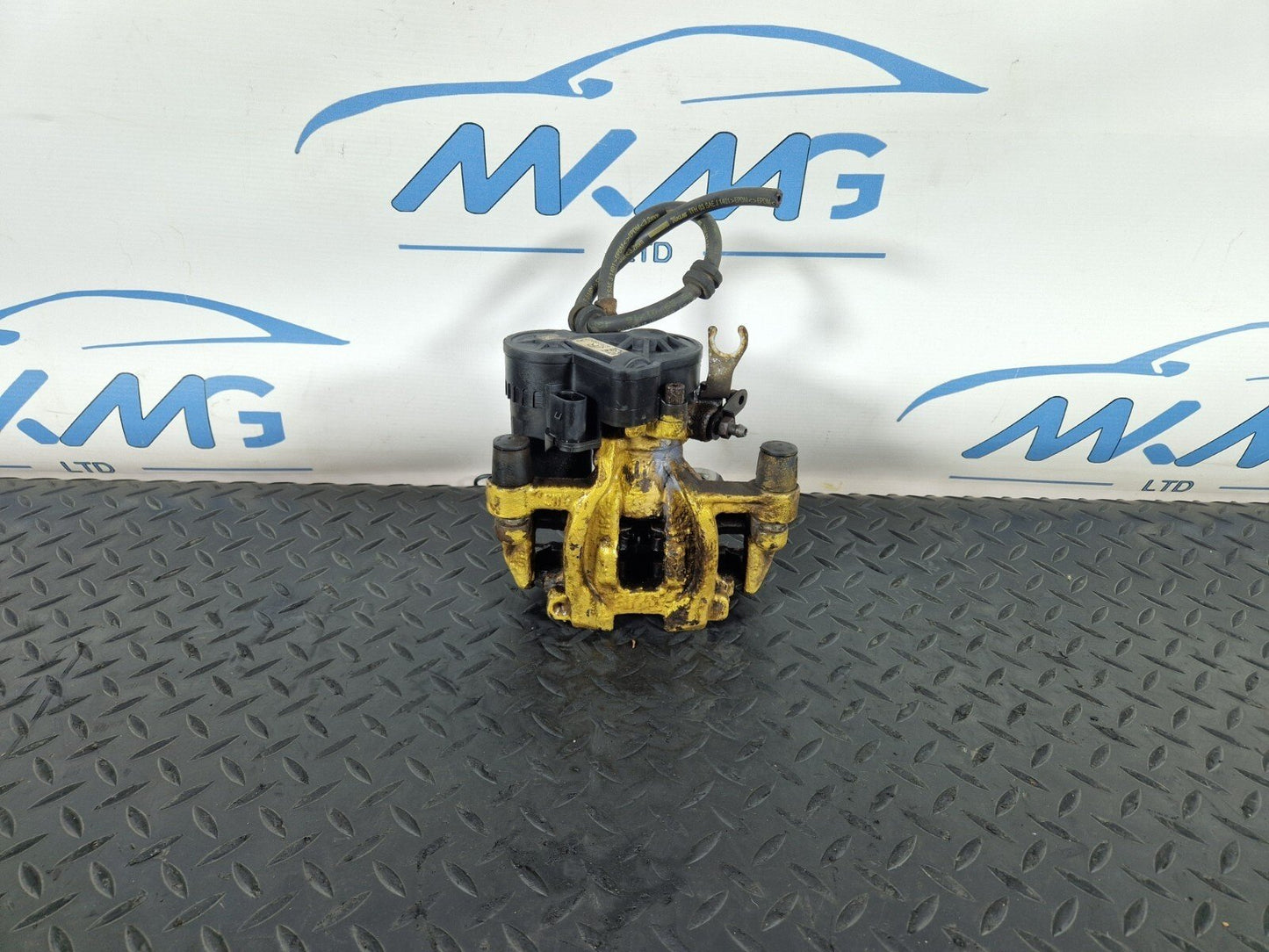 16-22 BMW X1 F48 GENUINE OEM REAR RIGHT DRIVER SIDE BRAKE CALIPER 6798958