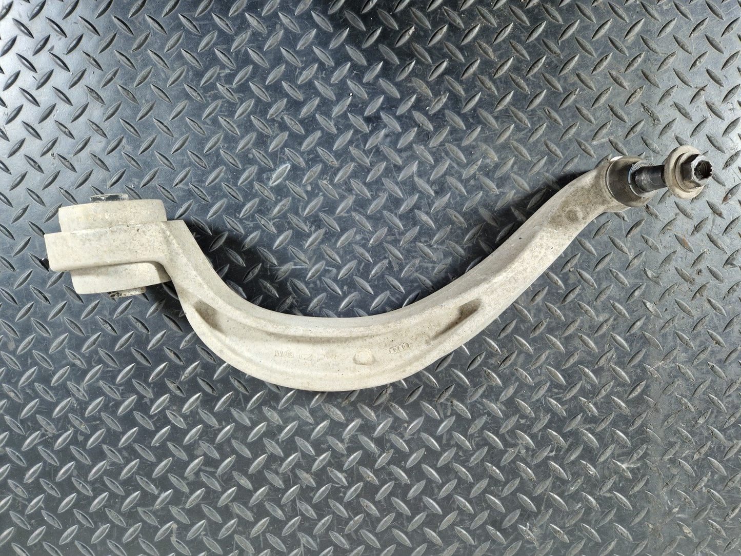 12-18 AUDI A6 C7 OEM GENUINE FRONT RIGHT SIDE SIDE LOWER CONTROL ARM 4G0407696