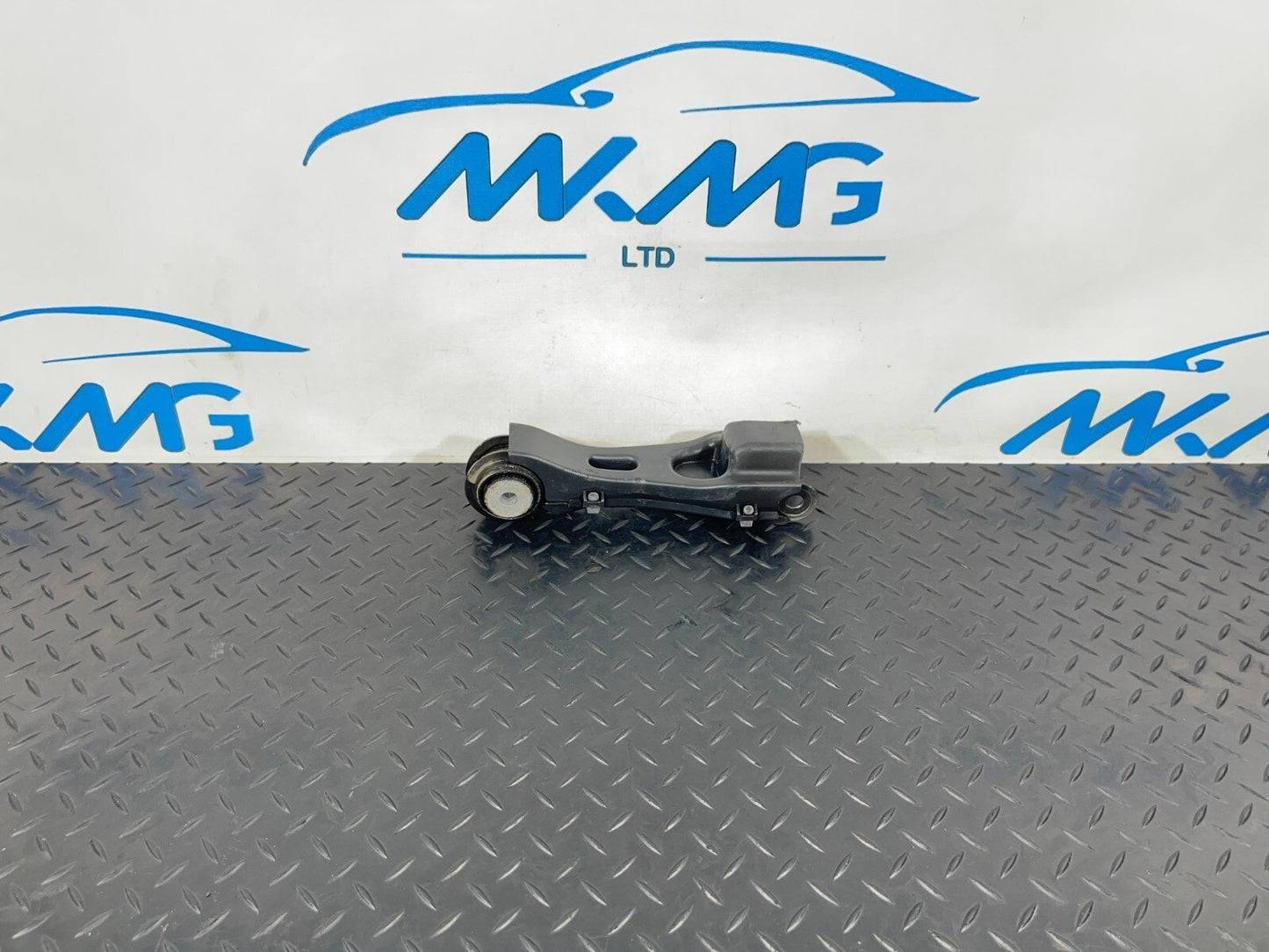 18-ON MERCEDES BENZ A CLASS W177 REAR PASSENGER SIDE CONTROL ARM A2473521700