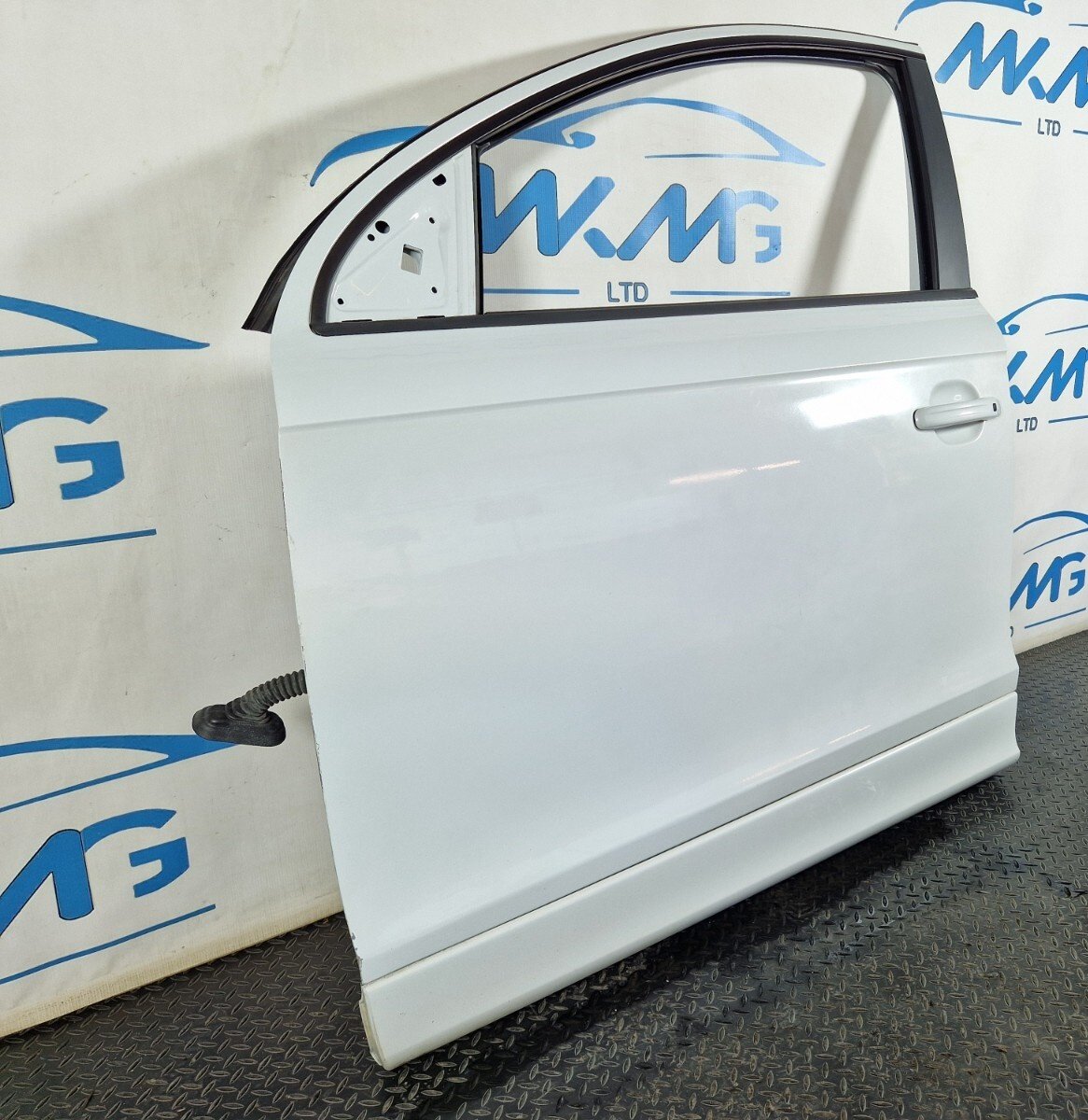 10-15 AUDI Q7 4L GENUINE FRONT LEFT N/S PASSENGER COMPLETE DOOR WHITE S9R