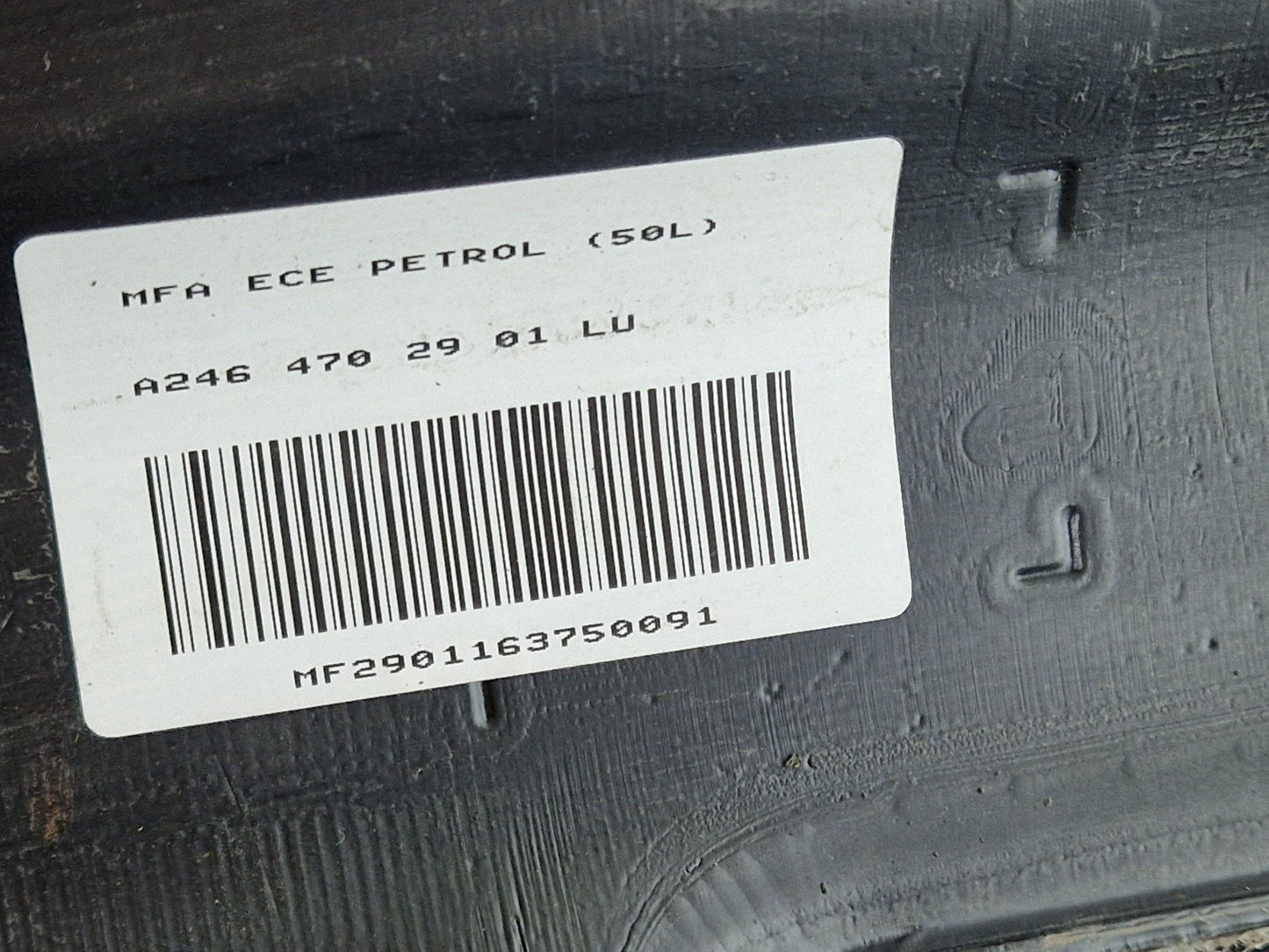 12-18 MERCEDES BENZ W176 GENUINE FUEL TANK & PUMP A2464702901
