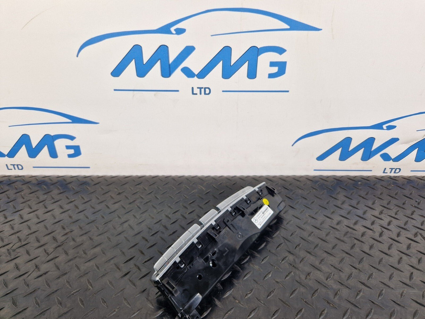 14-21 MERCEDES BENZ C300h W205 A/C HEATER CLIMATE CONTROL PANEL A2059054706