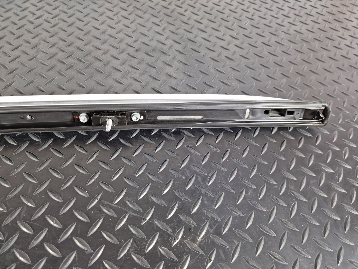 Mercedes-Benz Unknown Part Type A1568900493
