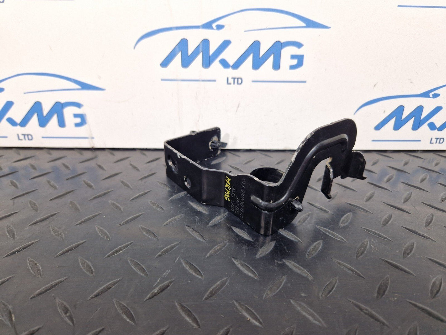 18-ON MERCEDES BENZ SPRINTER W907 W910 OEM BRACKET A9108301701