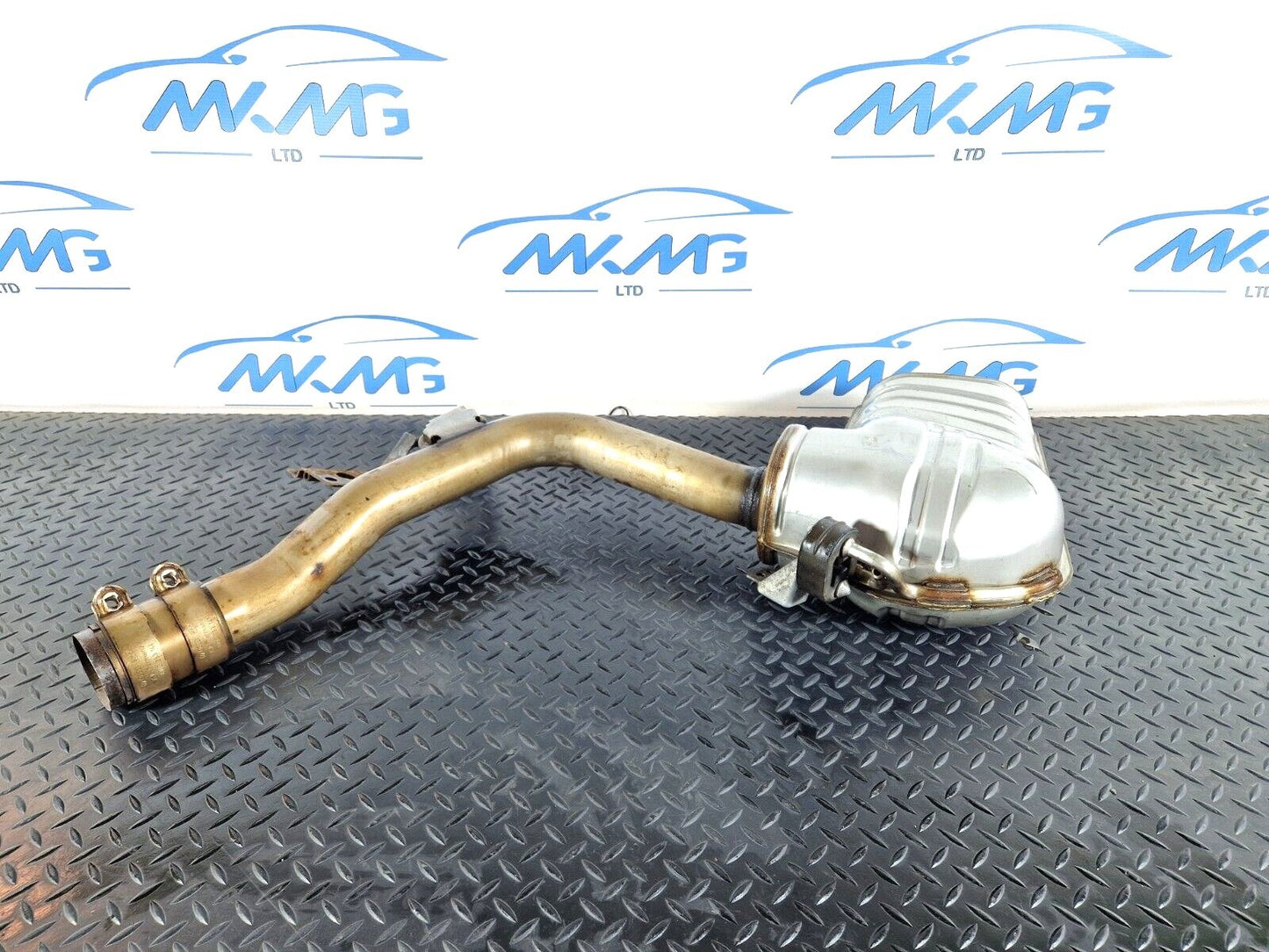 16-19 AUDI A4 AVANT B9 S-LINE OEM REAR EXHAUST BACK BOX 8W0253411K