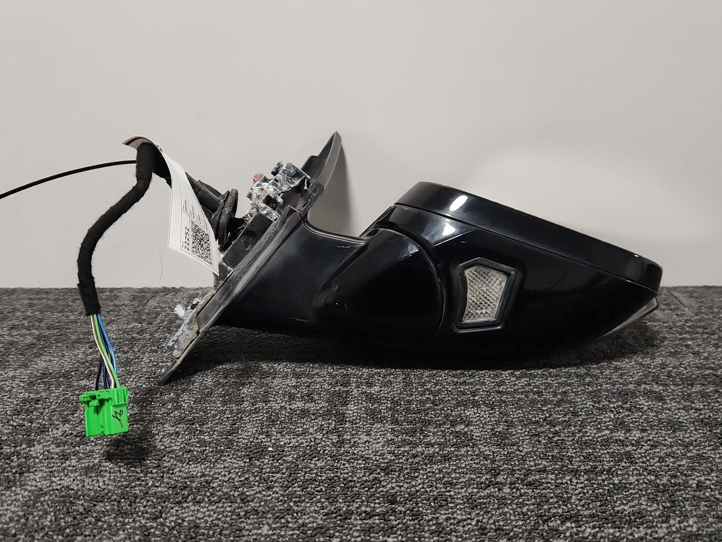 Volvo V40 MK3 (525) Hatchback Genuine Front Right O/S Driver Door Wing Mirror