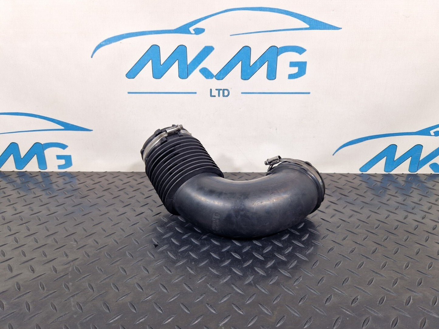 14-23 MERCEDES BENZ VITO W447 2.1d GENUINE AIR INTAKE PIPE 70548449