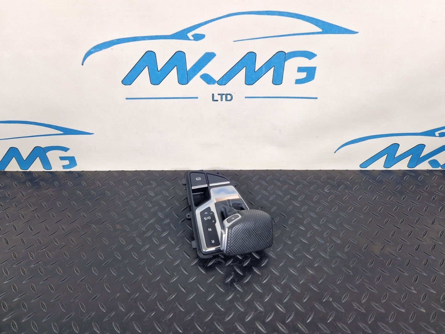 16-19 AUDI A4 AVANT B9 S-LINE GEAR SELECTOR KNOB GAITOR & SURROUND TRIM 8W271311