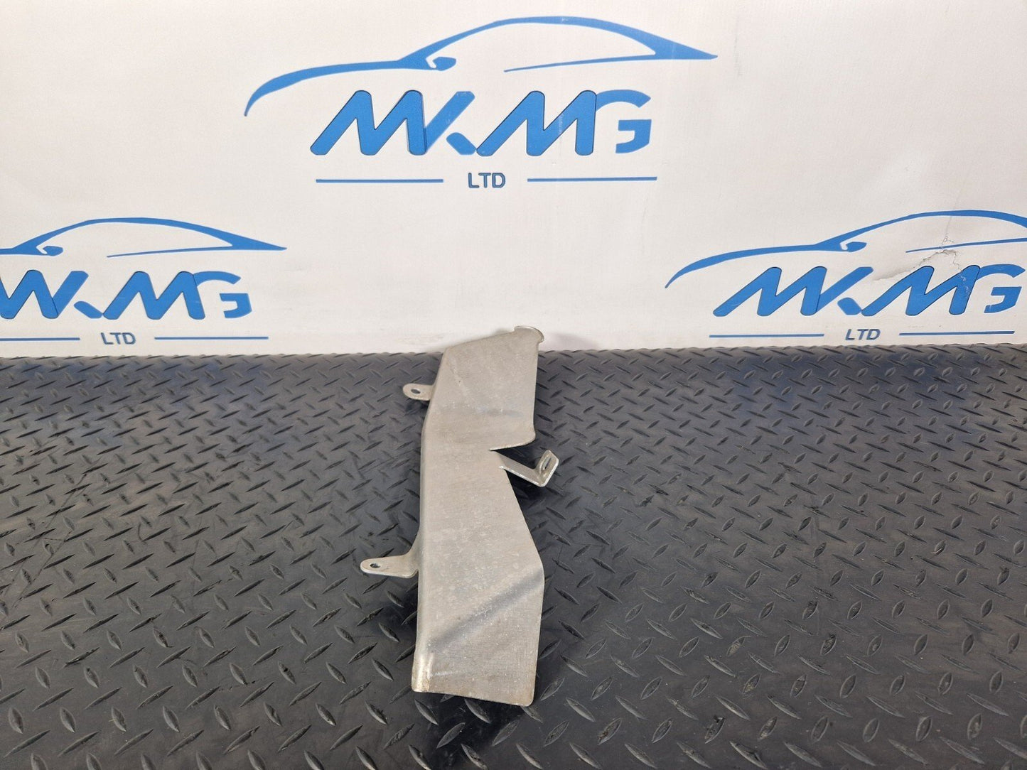 16-19 AUDI A4 B9 GENUINE ALUMINIUM ENGINE SHELID PLATE COVER 8W0201192D