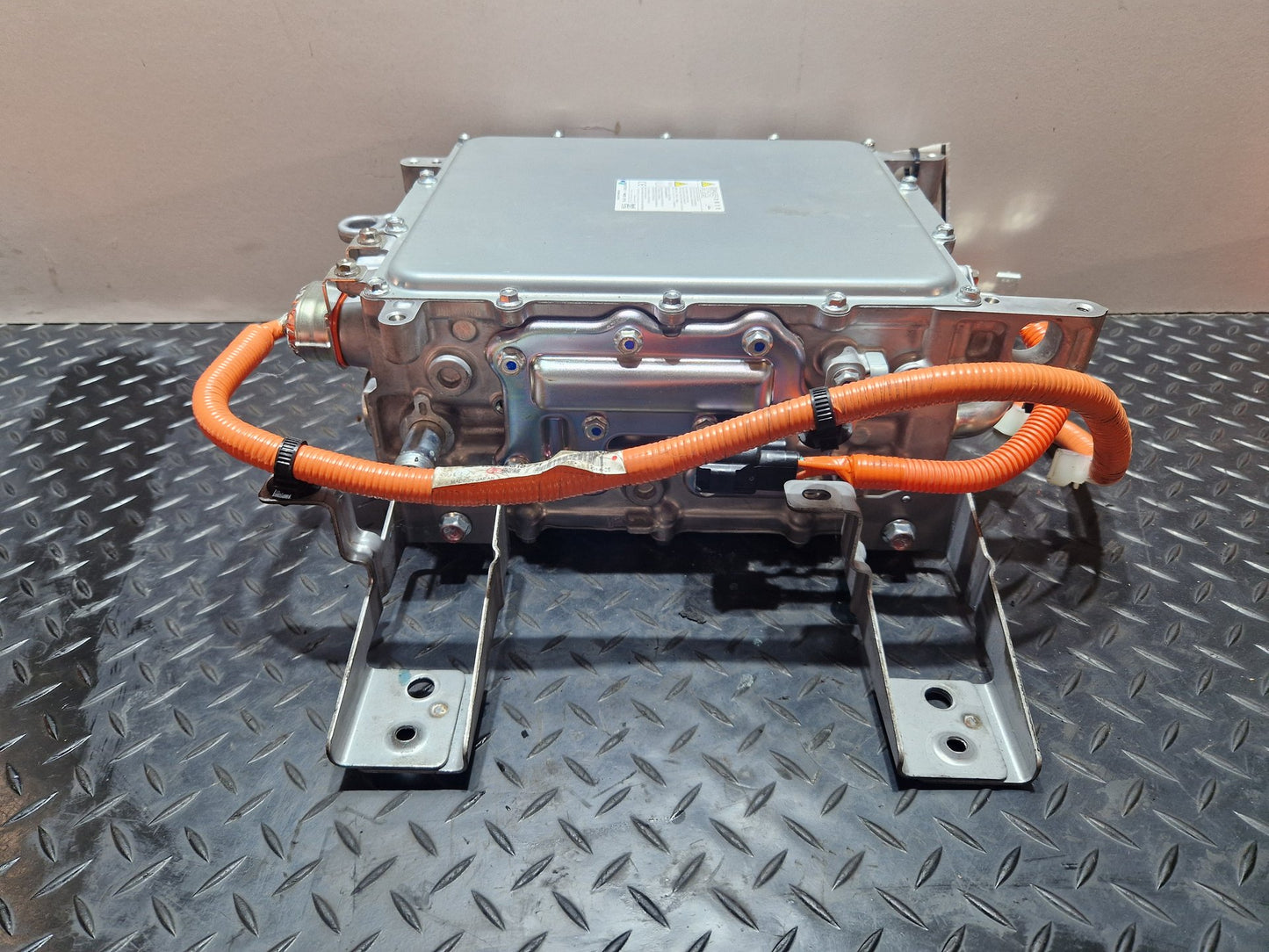 Mitsubishi Outlander PHEV MK3 (RE1) (GG2W) SUV Voltage Inverter W005T70271