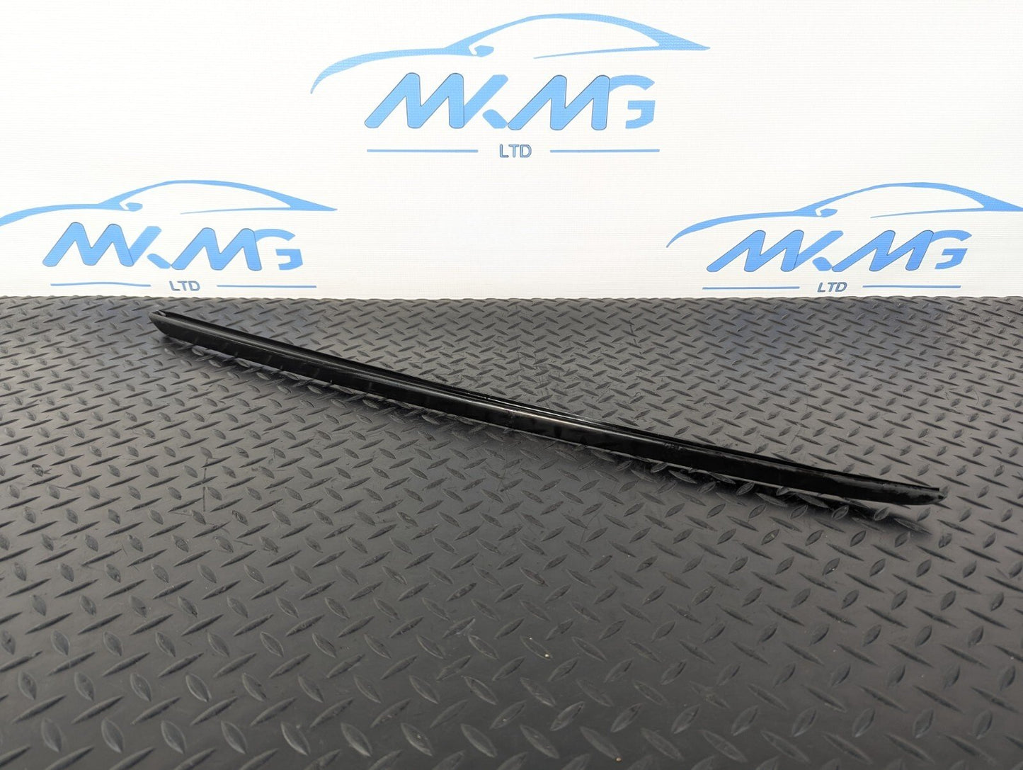 10-17 AUDI A8 4H LEFT WINDSCREEN VERTICAL  TRIM  4H0854327