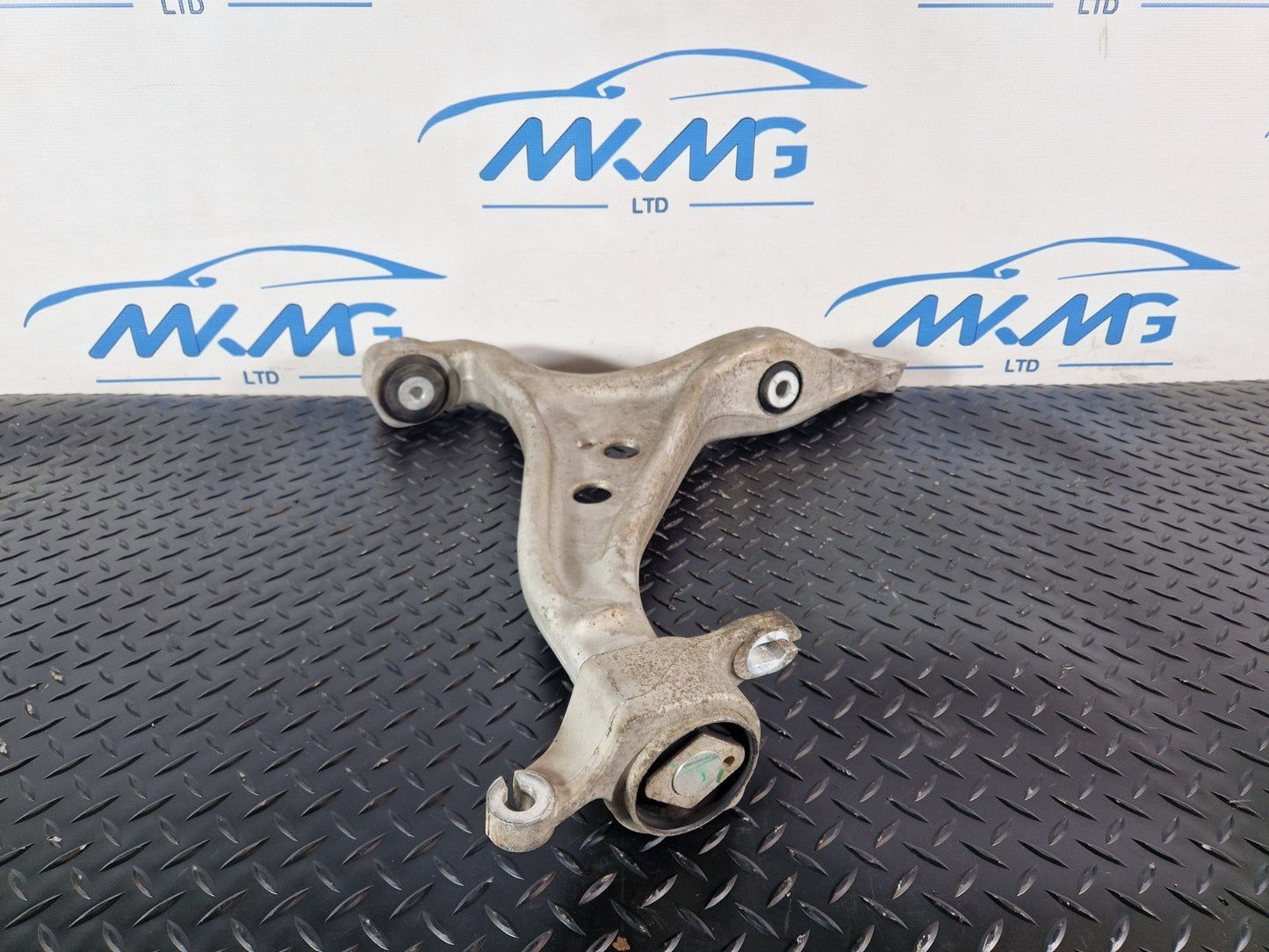 11-19 MERCEDES BENZ ML W166 PASSENGER N/S LEFT FRONT WISHBONE CONTROL ARM A16603