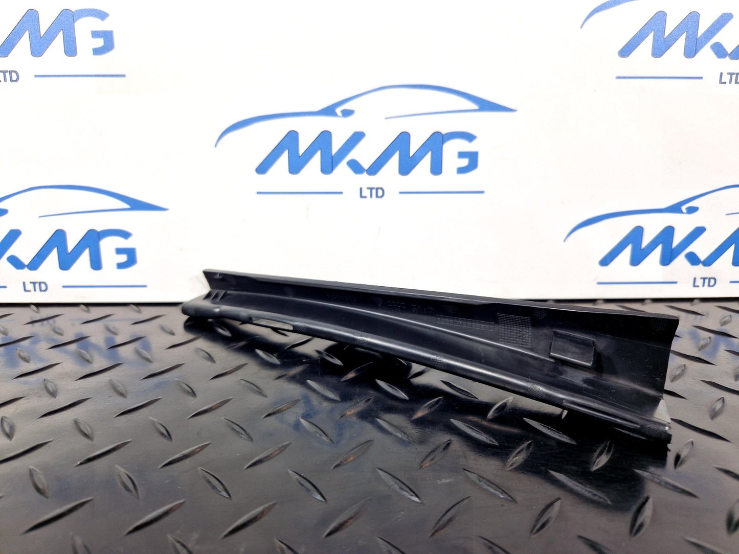 16-19 AUDI A4 B9 SALOON GENUINE LEFT PASSENGER SIDE A PILLAR TRIM 8W0868203LI