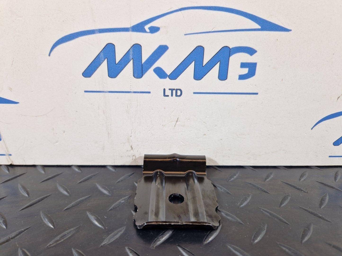 16-19 AUDI A4 B9 GENUINE OEM BATTERY CLAMP 8W0803123