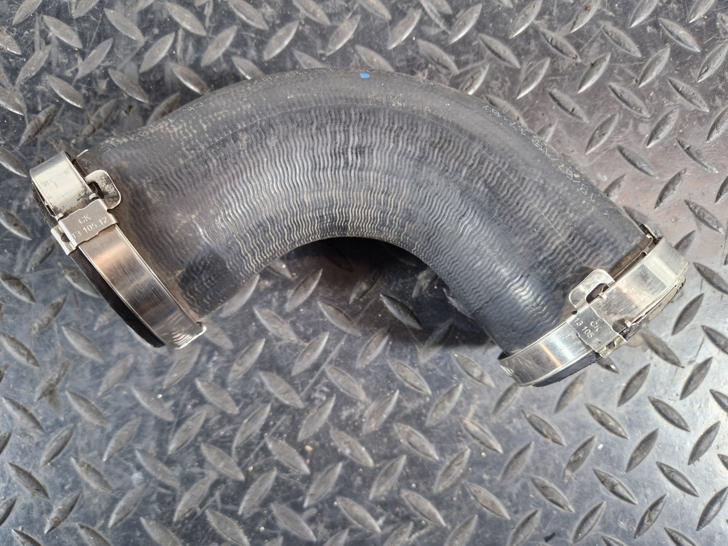 16-20 AUDI Q7 4M GENUINE INTERCOOLER HOSE PIPE 4M0145709G