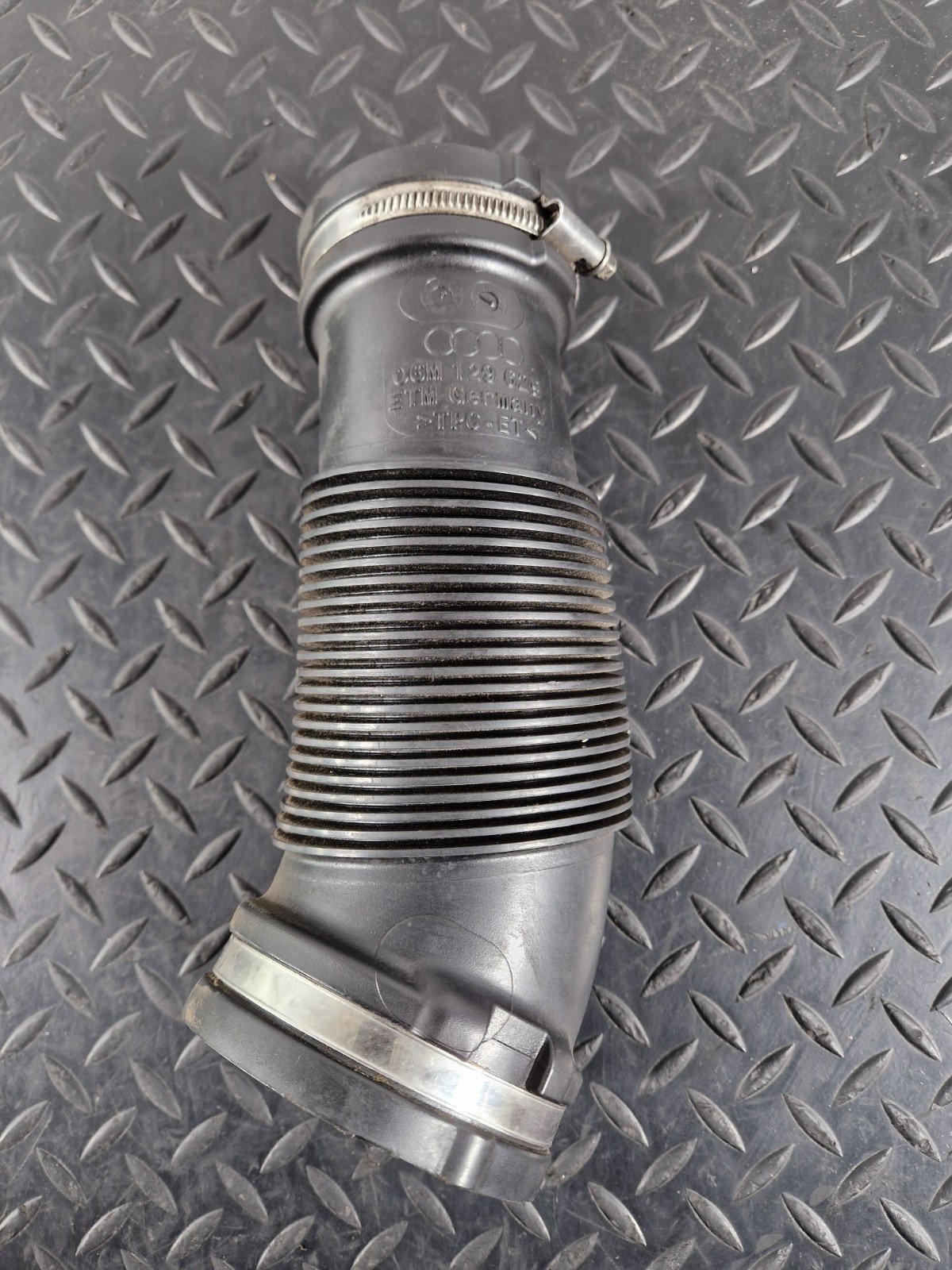 17-24 AUDI S5 F5 GENUINE OEM ORIGINAL AIR INTAKE INLET PIPE HOSE 06M129629