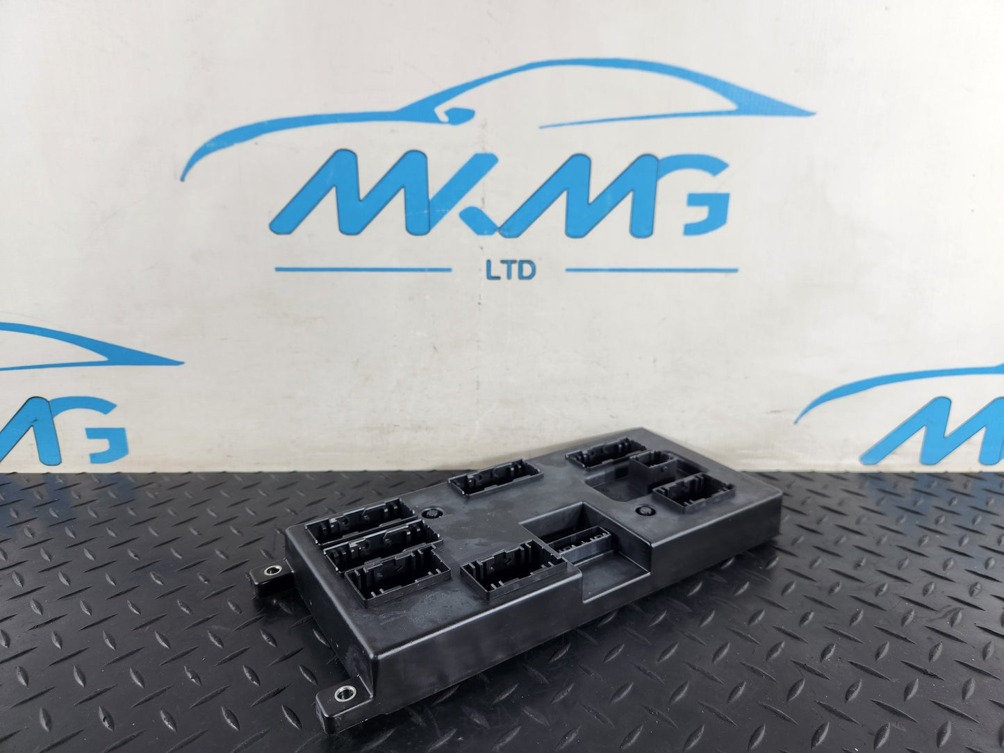 Land Rover Range Rover Evoque L551 SUV Body Control Module BCM R8E2-14F041-AB