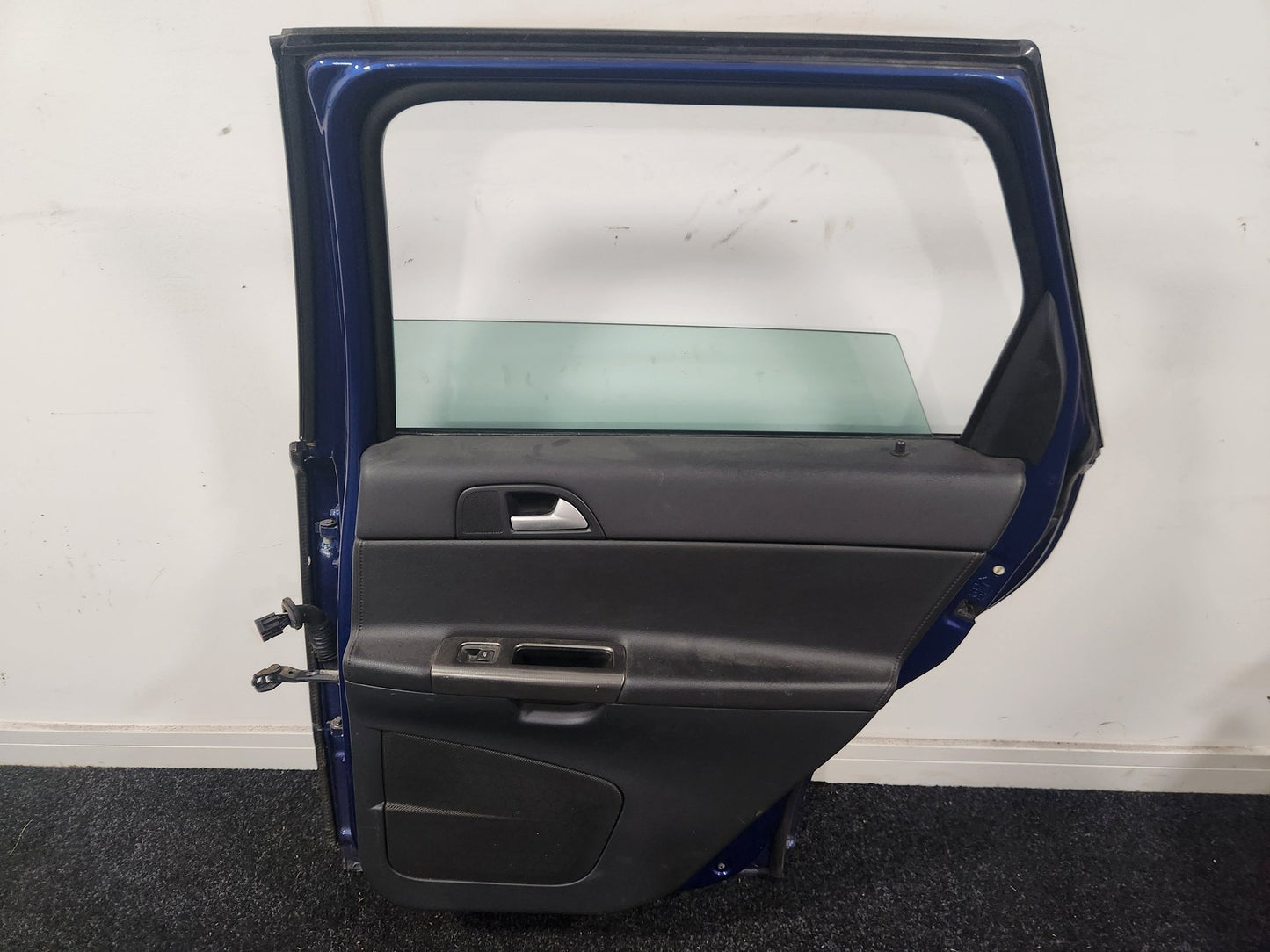 Volvo V50 MK2 FL (MW) Estate Rear Right Complete Door in Brilliant Blue Pearl
