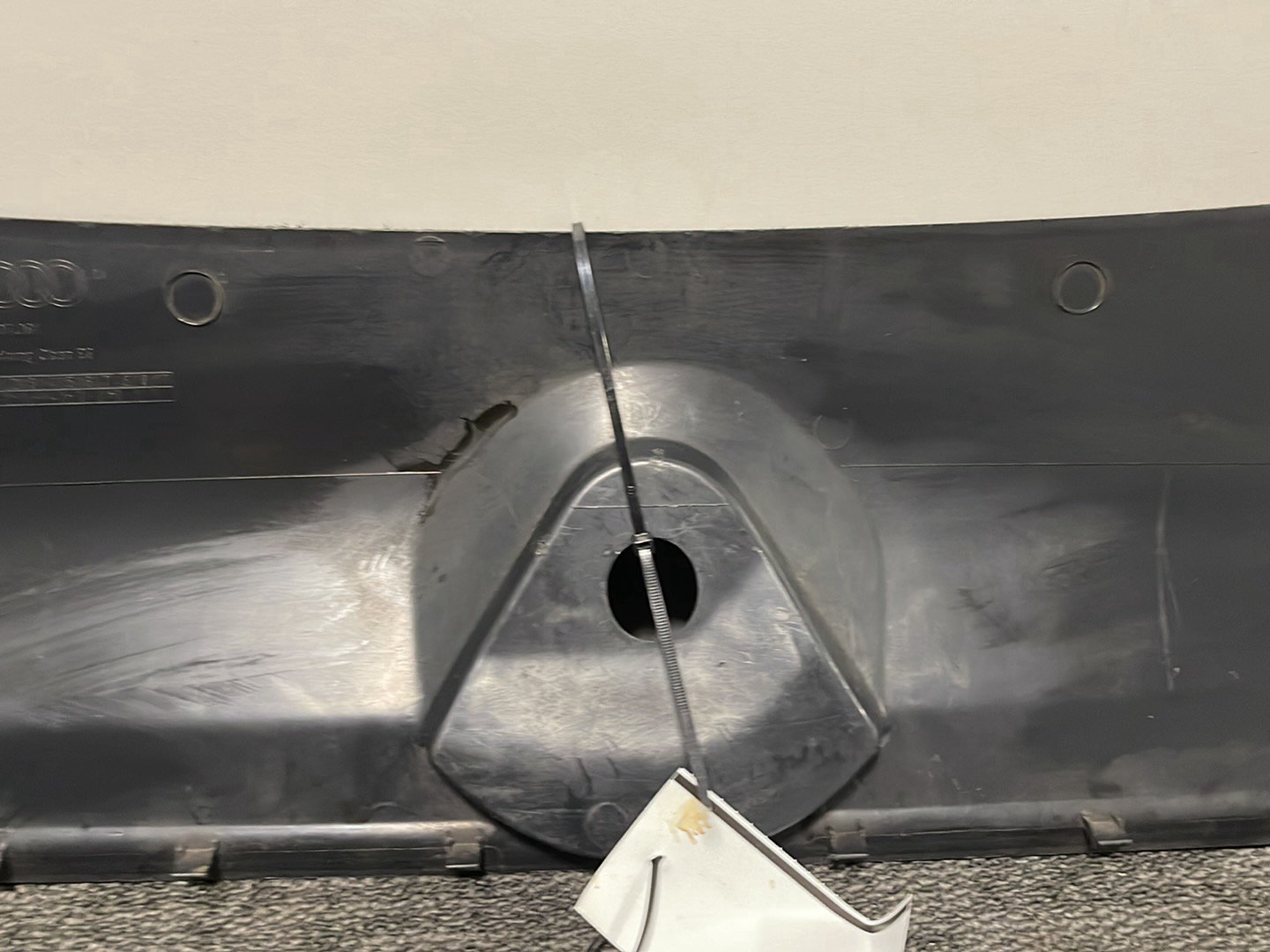 Audi A4 B9 Genuine Slam Panel Frame Plastic Upper Radiator Trim 8W0807081