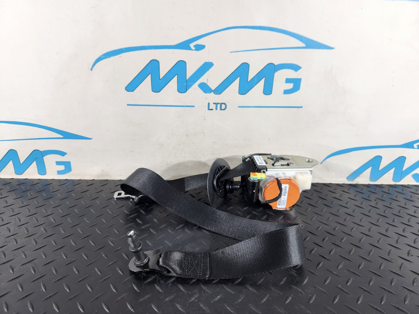 2019 - Mercedes-Benz B200d B-Class W247 front left seat belt a2478600185