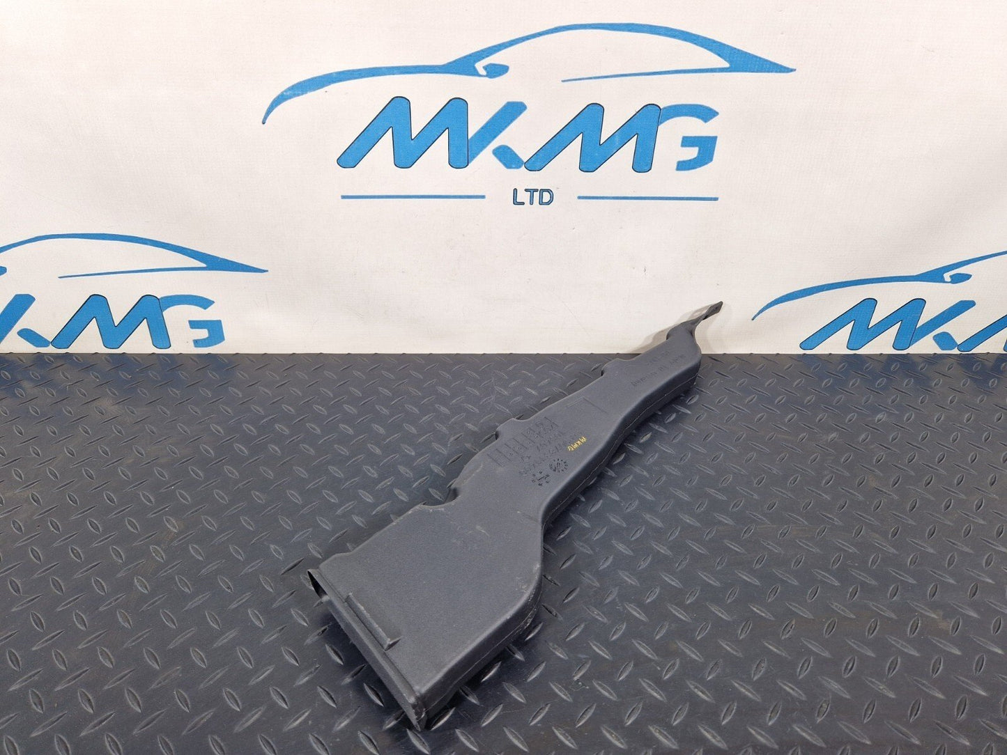 18-ON MERCEDES BENZ SPRINTER W907 W910 OEM AIR DUCT A9078311400