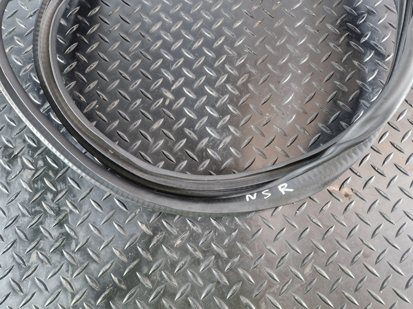 16-22 MERCEDES BENZ X253 REAR DOOR RUBBER SEAL FITS LEFT & RIGHT A1566920176