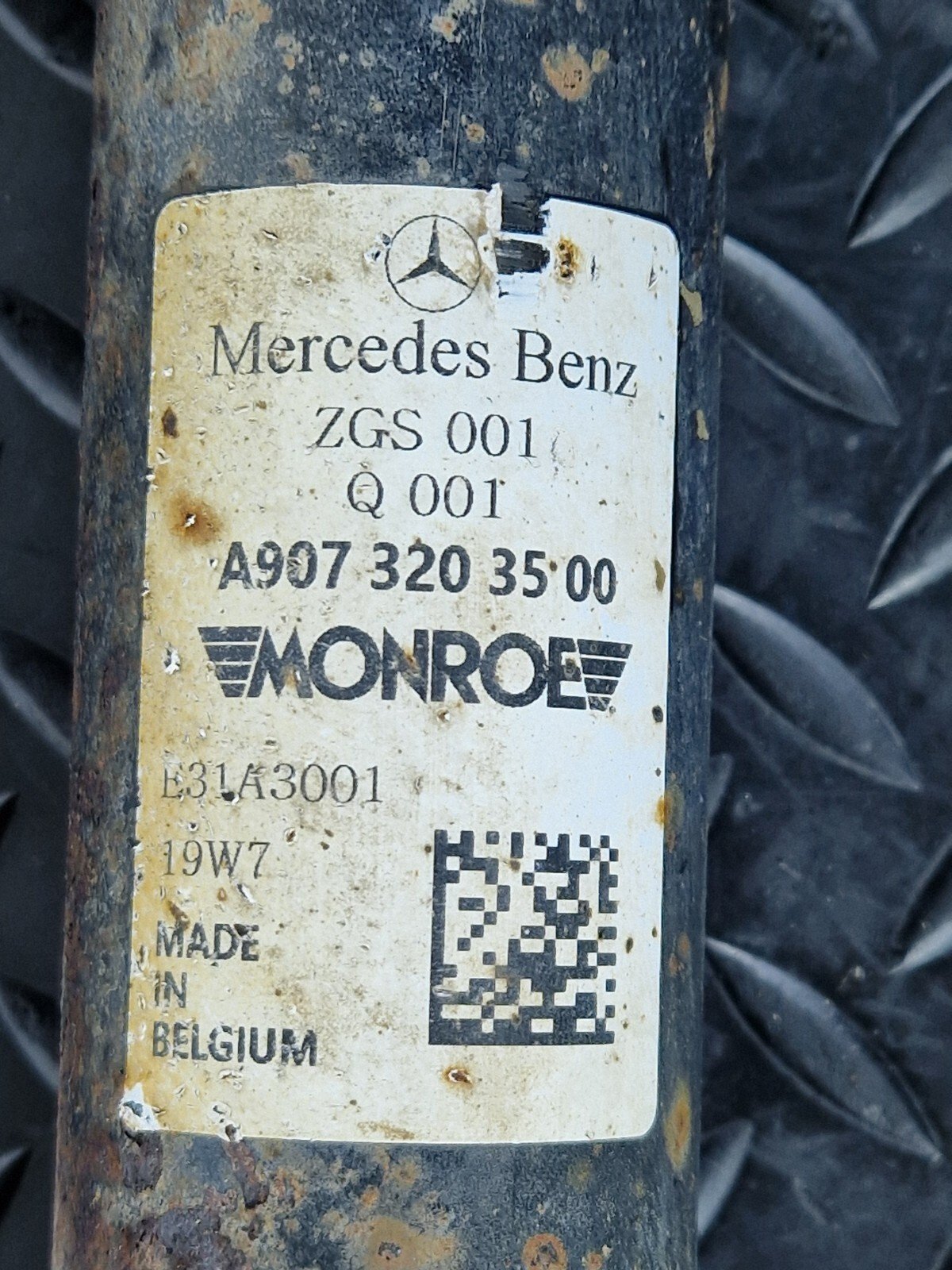 18-ON MERCEDES SPRINTER W907 REAR SHOCK ABSORBER FITS LEFT & RIGHT A9073203500
