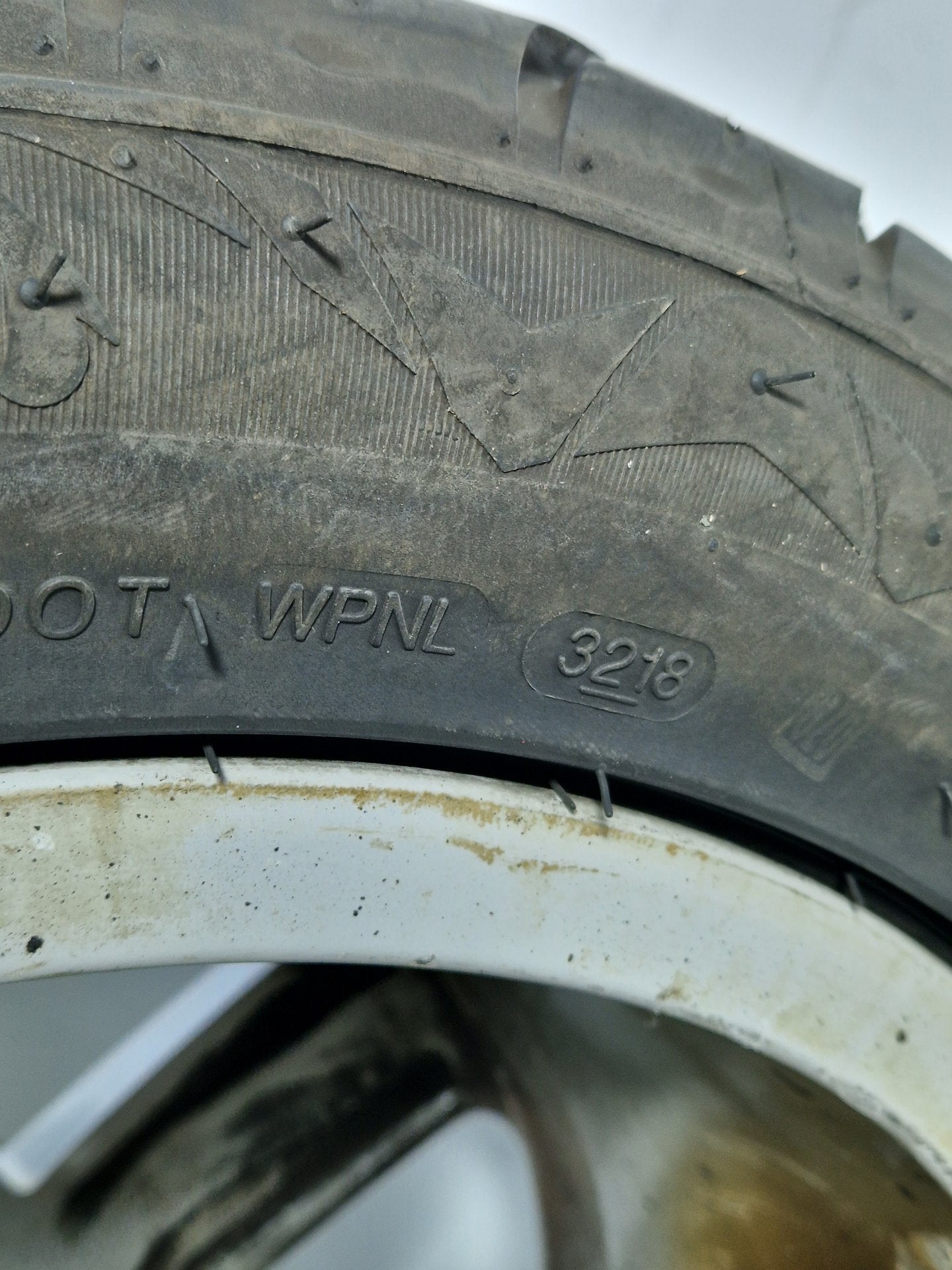 Audi MK4 17" Alloy Wheel with Tyre 225/50/17 ~6mm 8K0601025B