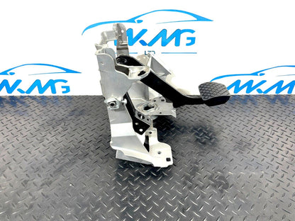 16-19 AUDI A4 B9 GENUINE AUTOMATIC GEARBOX BRAKE PEDAL & FRAME 8W2723140