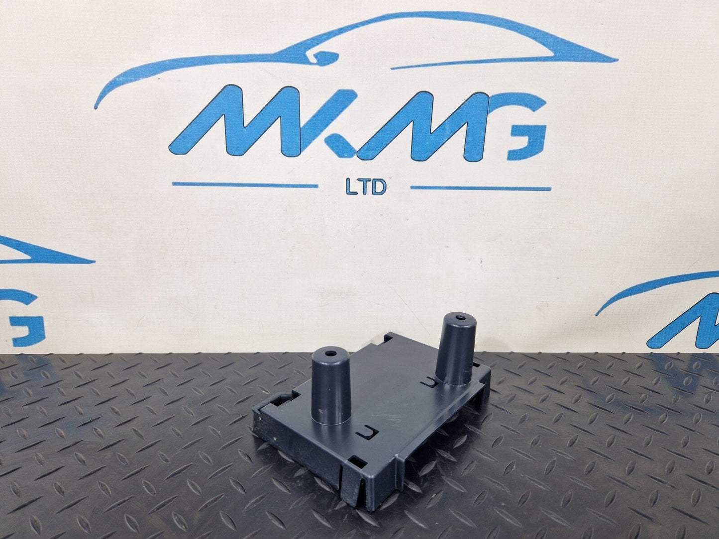 18-ON MERCEDES BENZ SPRINTER W907 INTERIOR CONTROL UNIT BRACKET A9075450500