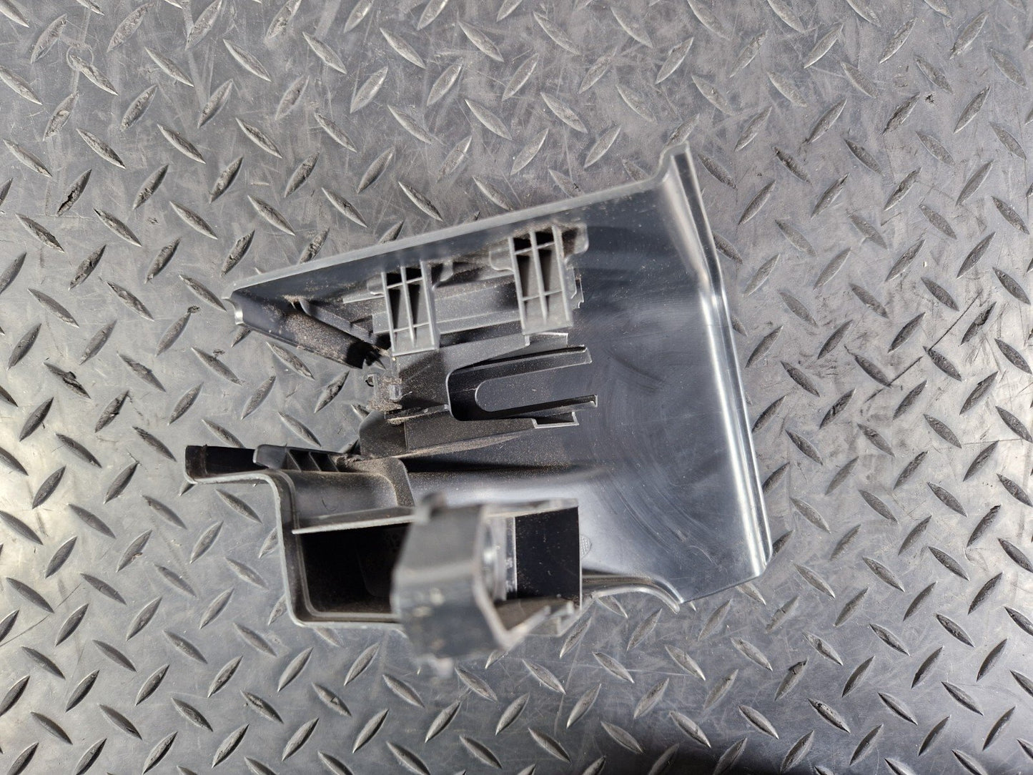 19-ON MERCEDES BENZ B CLASS W247 GENUINE SEAT GUIDE RAIL TRIM A2479190600