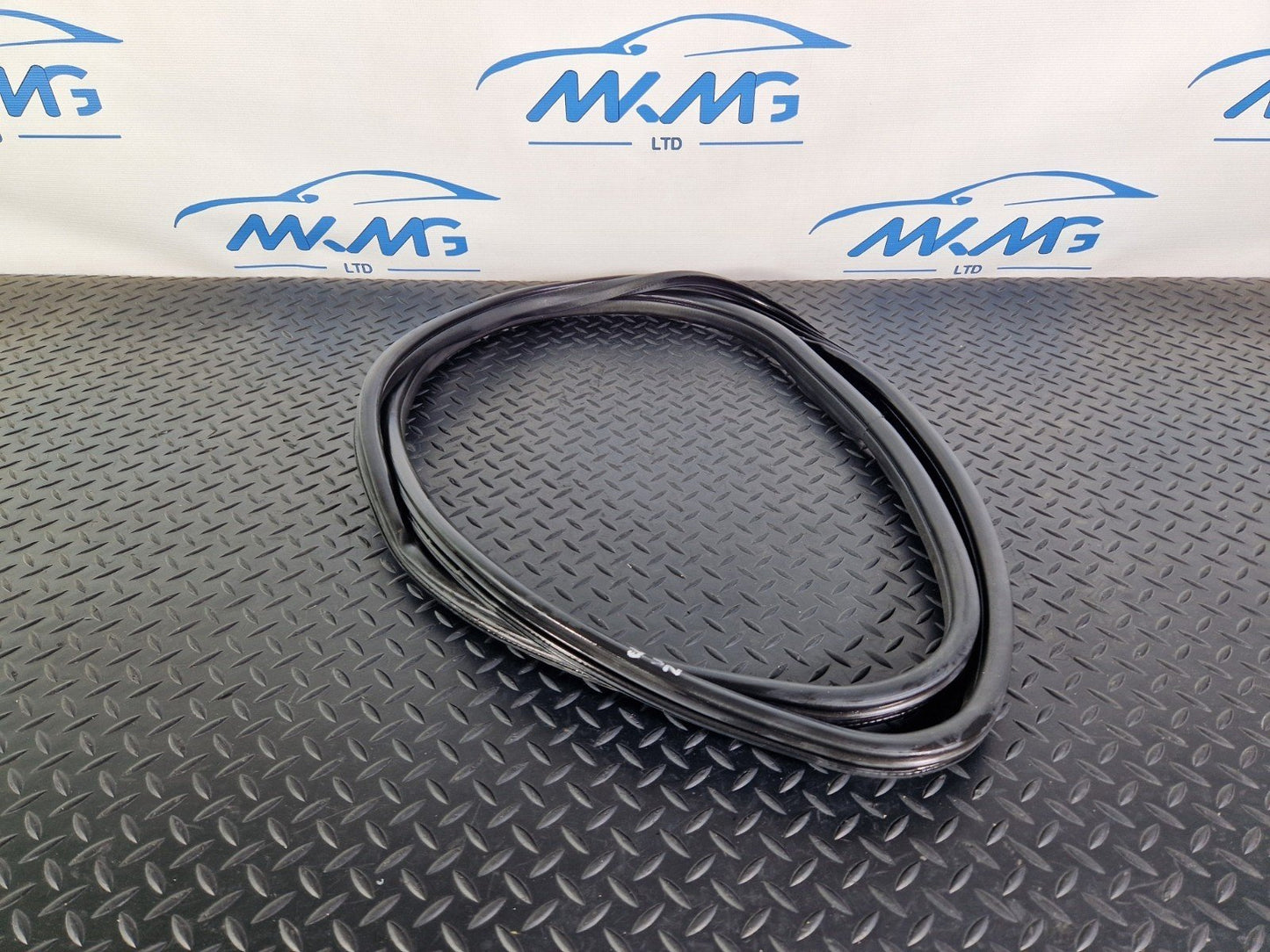 10-13 BMW X5 E70 LCI GENUINE FRONT LEFT RUBBER DOOR SEAL 7305616 17910310