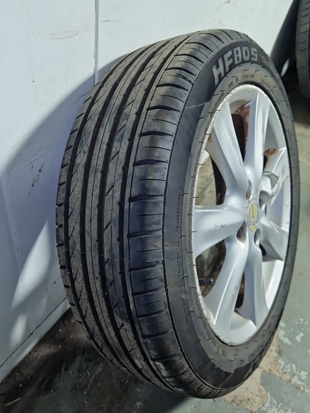 2010 Honda Insight MK2 (ZE2) 16" Alloy Wheel with Tyre 195/55/16 ~7mm