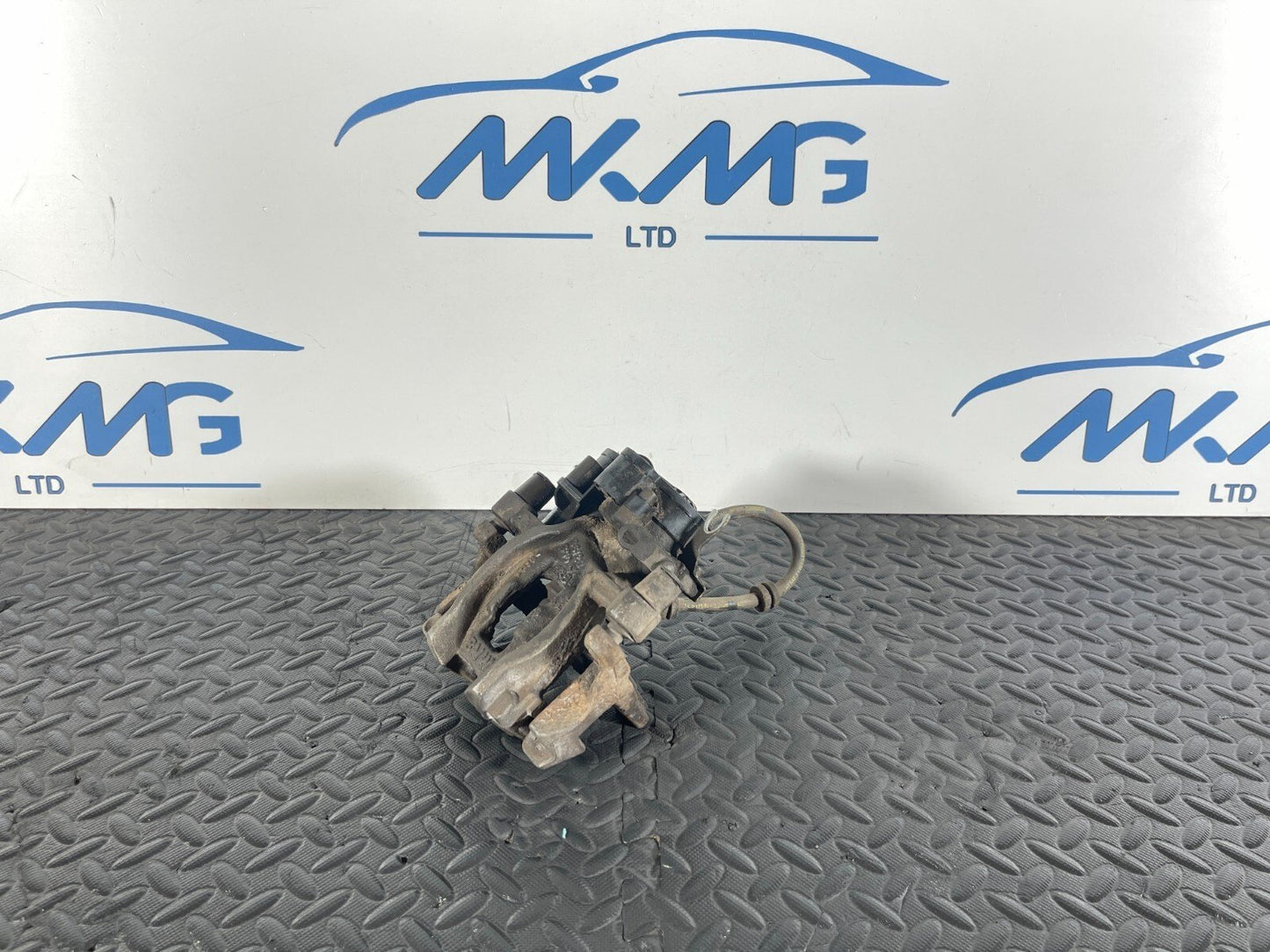 16-22 BMW X1 F48 GENUINE REAR RIGHT DRIVER SIDE ELECTRIC BRAKE CALIPER 6798962
