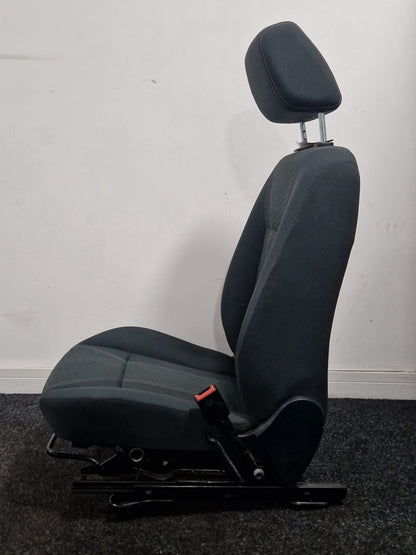 Ford Fiesta MK7 (B299) Hatchback Right Front Seat