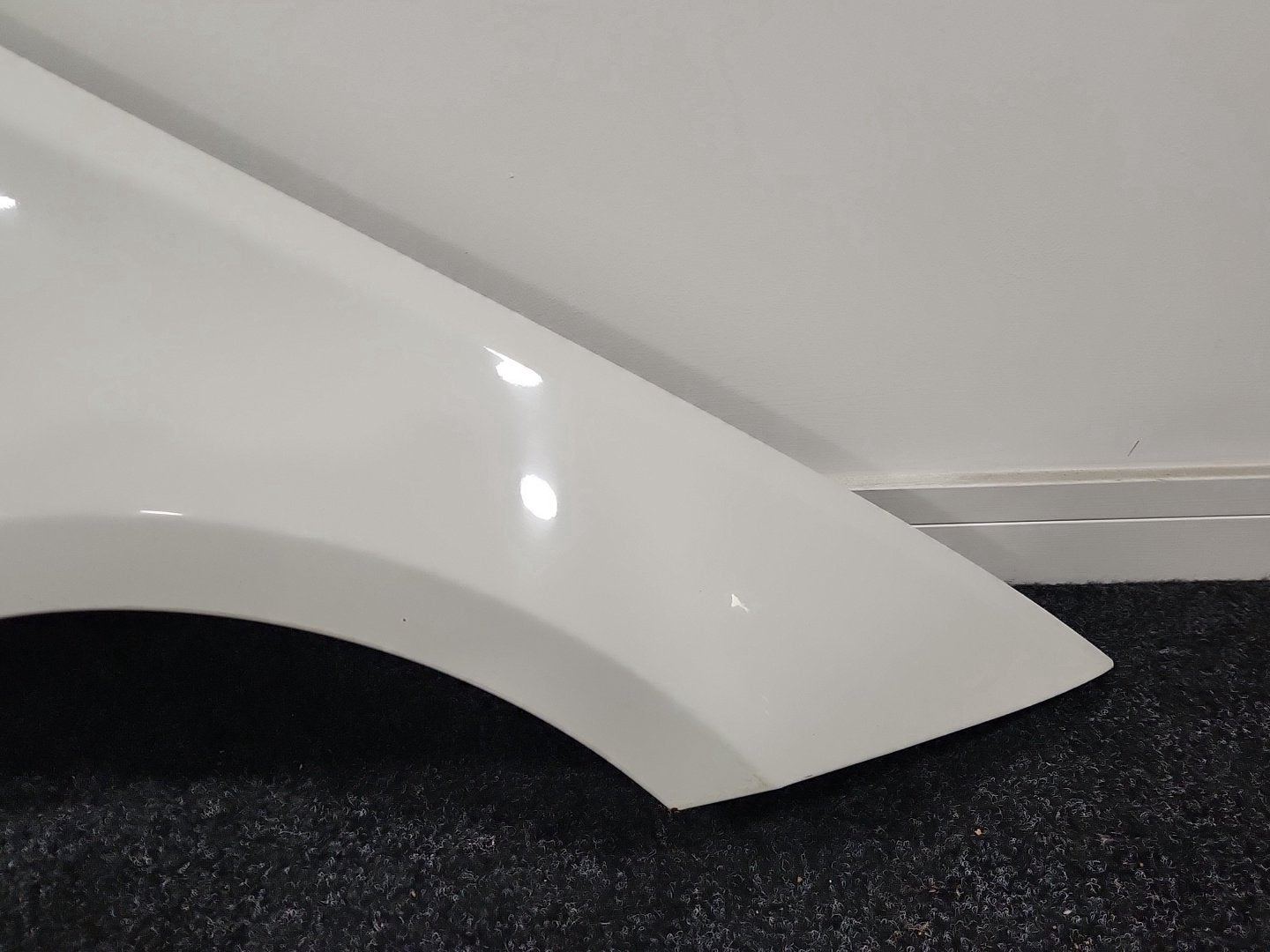BMW 116d E87 Hatchback Front Right O/S Driver Wing Fender Panel in Alpine White