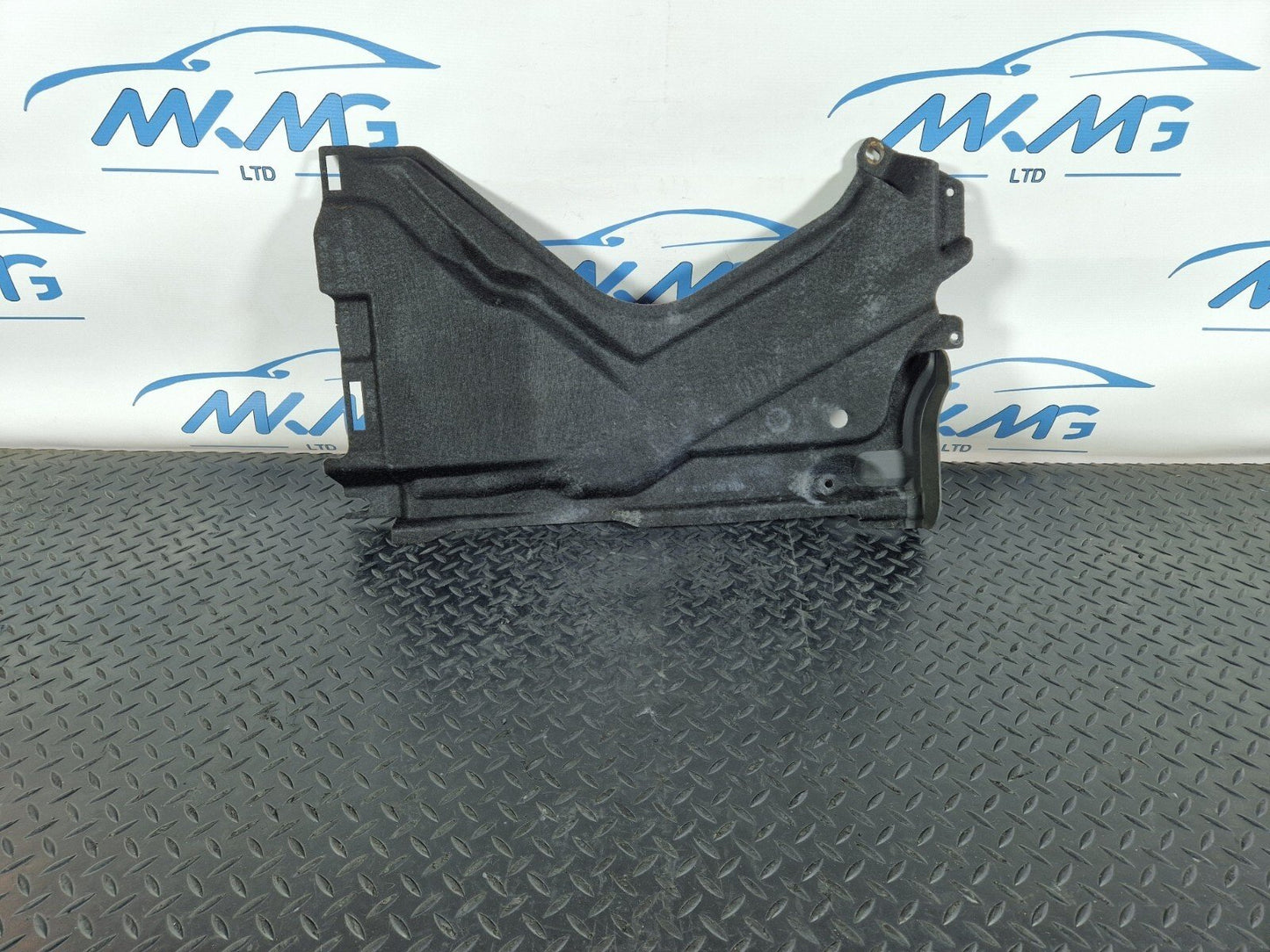 Audi A6 C7 Right Rear Bumper Under Tray 4G0825216A